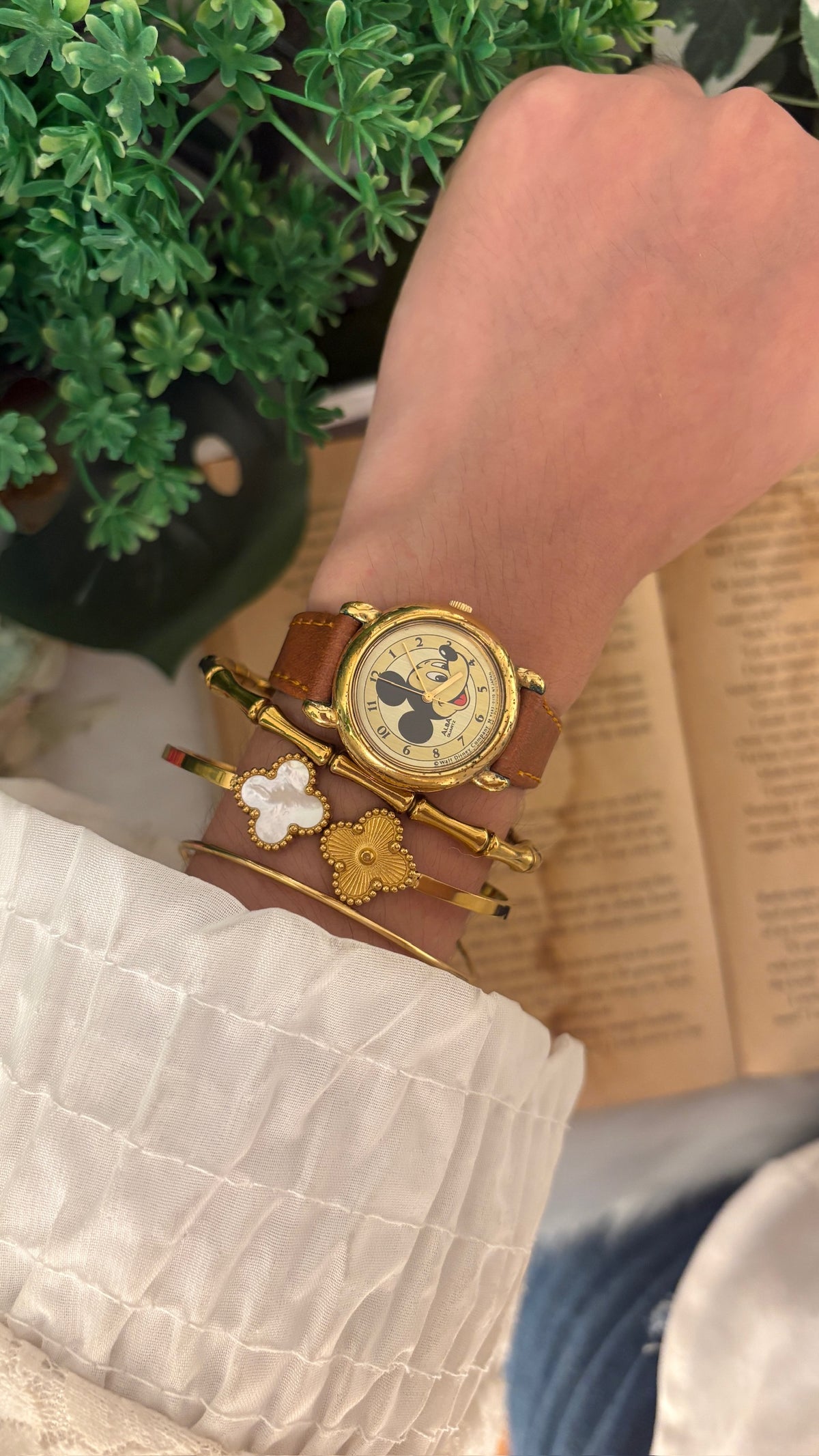 Rare Vintage Alba Seiko Mickey Mouse Watch in Gold Tone Brown Leather Quartz