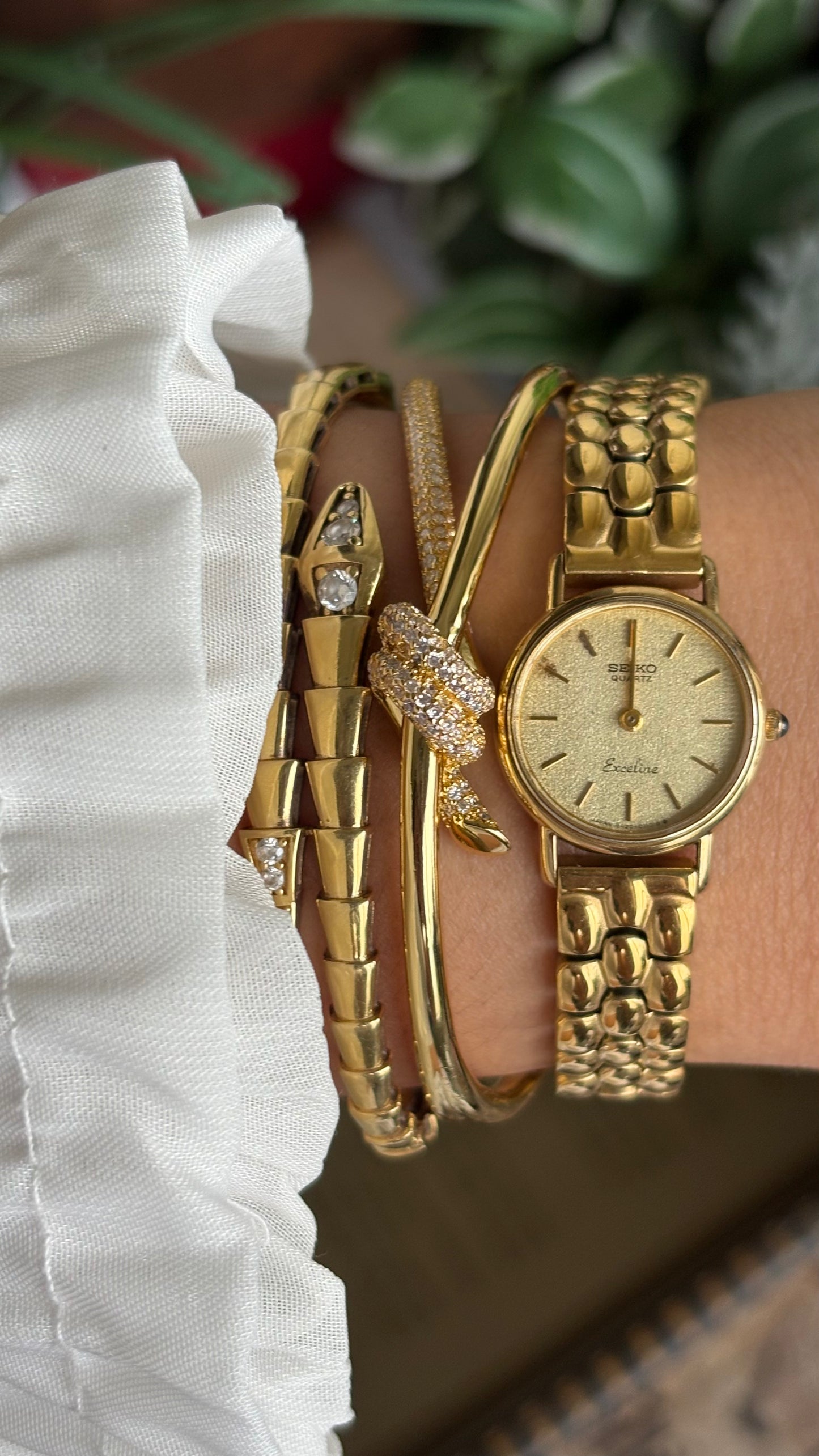 Vintage Dainty Seiko Exceline Watch in Gold Tone Rare Dial