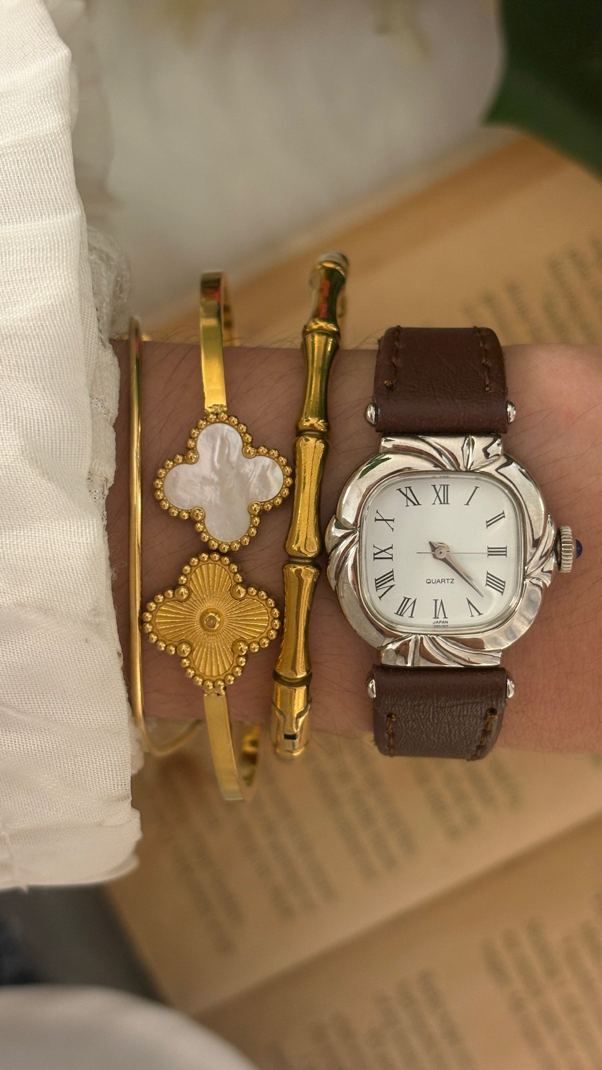 Rare Vintage Noevir Citizen Swirl Accent Watch in Silver Tone Brown Leather Quartz