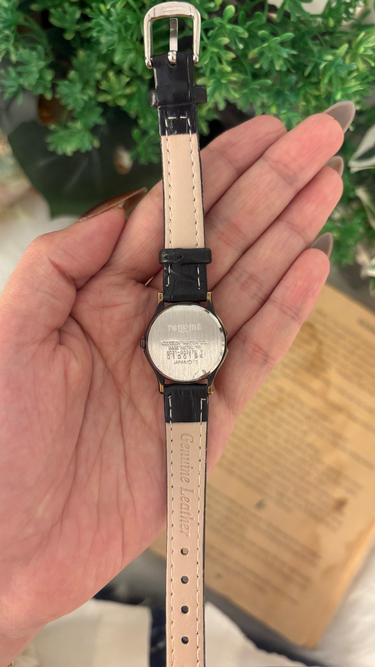 Vintage Renoma Citizen Logo Engraved Bezel Watch in Gold Brass Tone Black Leather Quartz