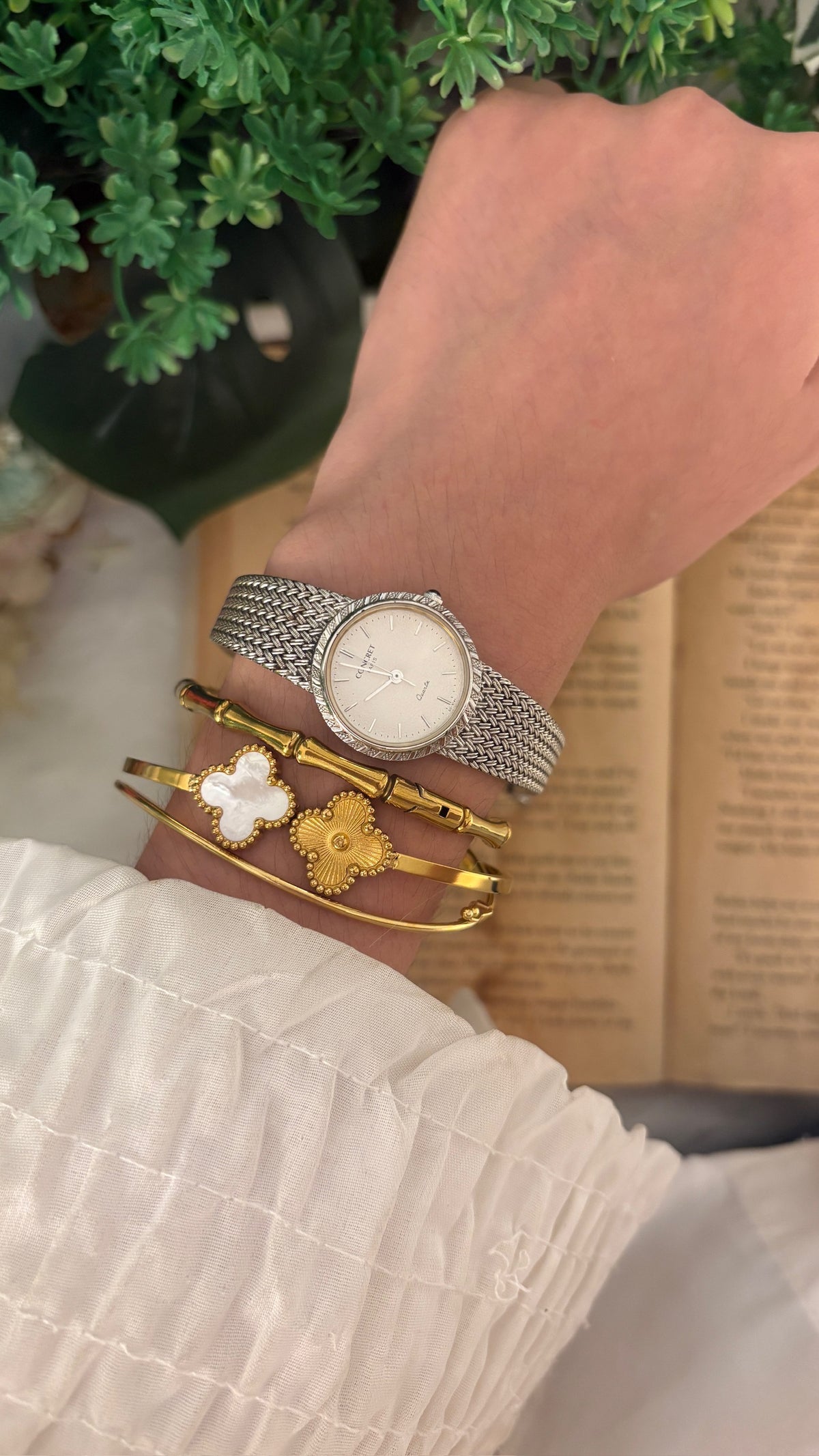 Vintage Concret Dress Watch in Silver Tone Quartz