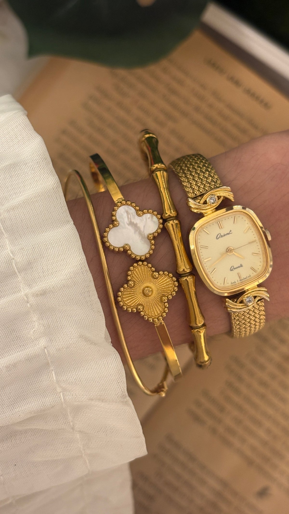 Rare Vintage Orient Seiko Elegant Rhinestone Accent Mesh Cocktail Watch in Gold Tone Quartz