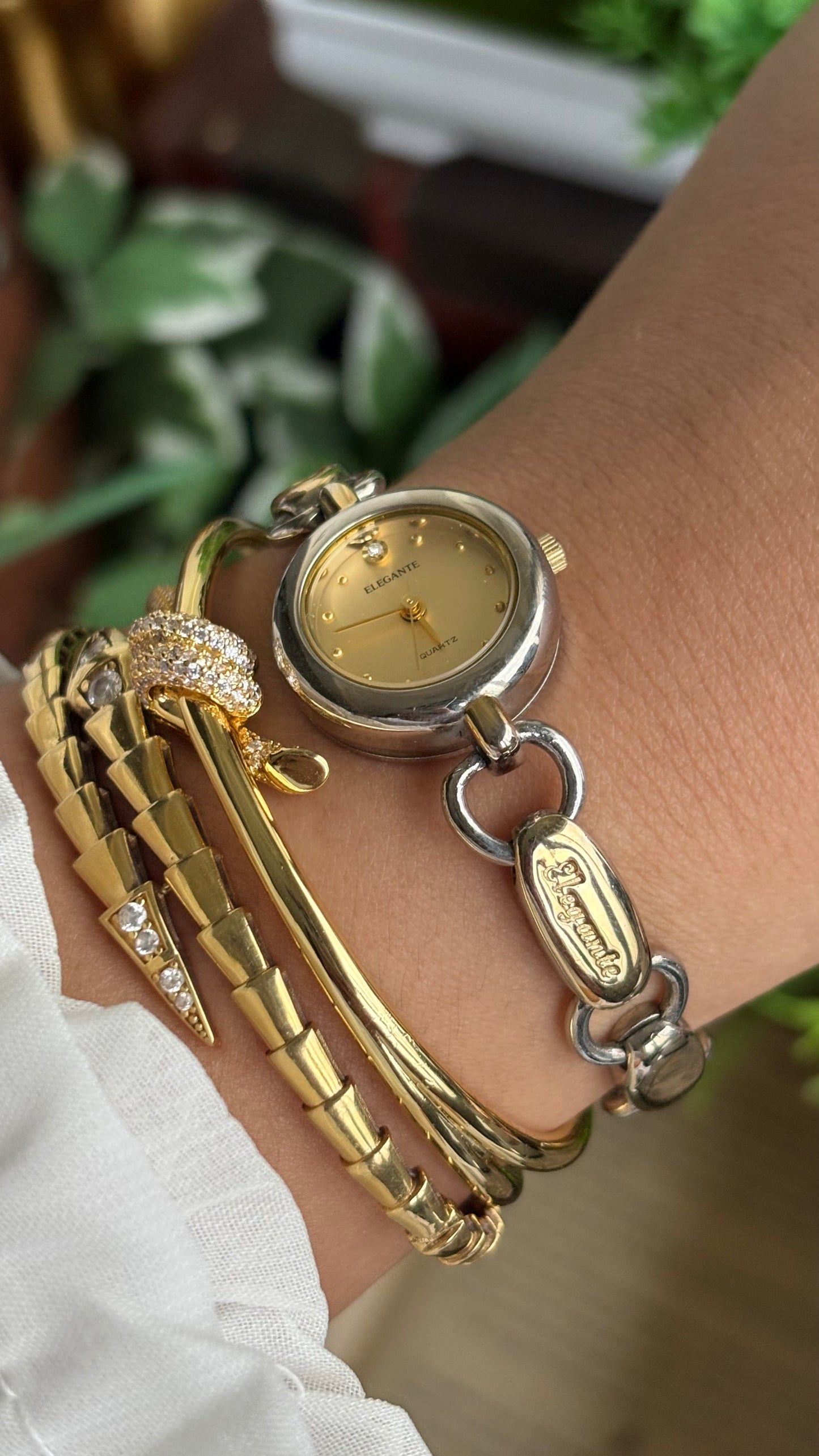 Vintage Elegante Bracelet Watch in Two-Tone
