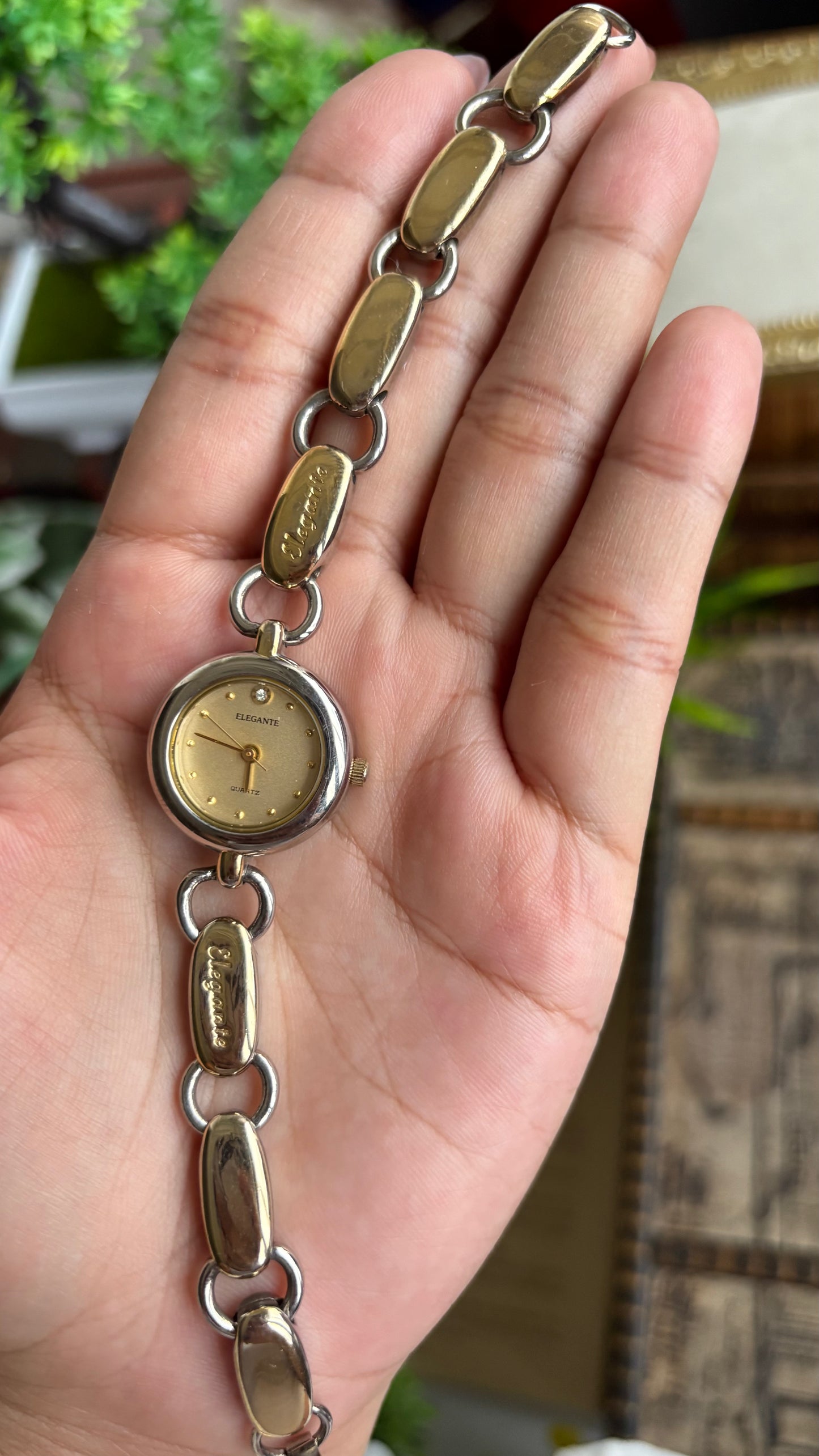 Vintage Elegante Bracelet Watch in Two-Tone