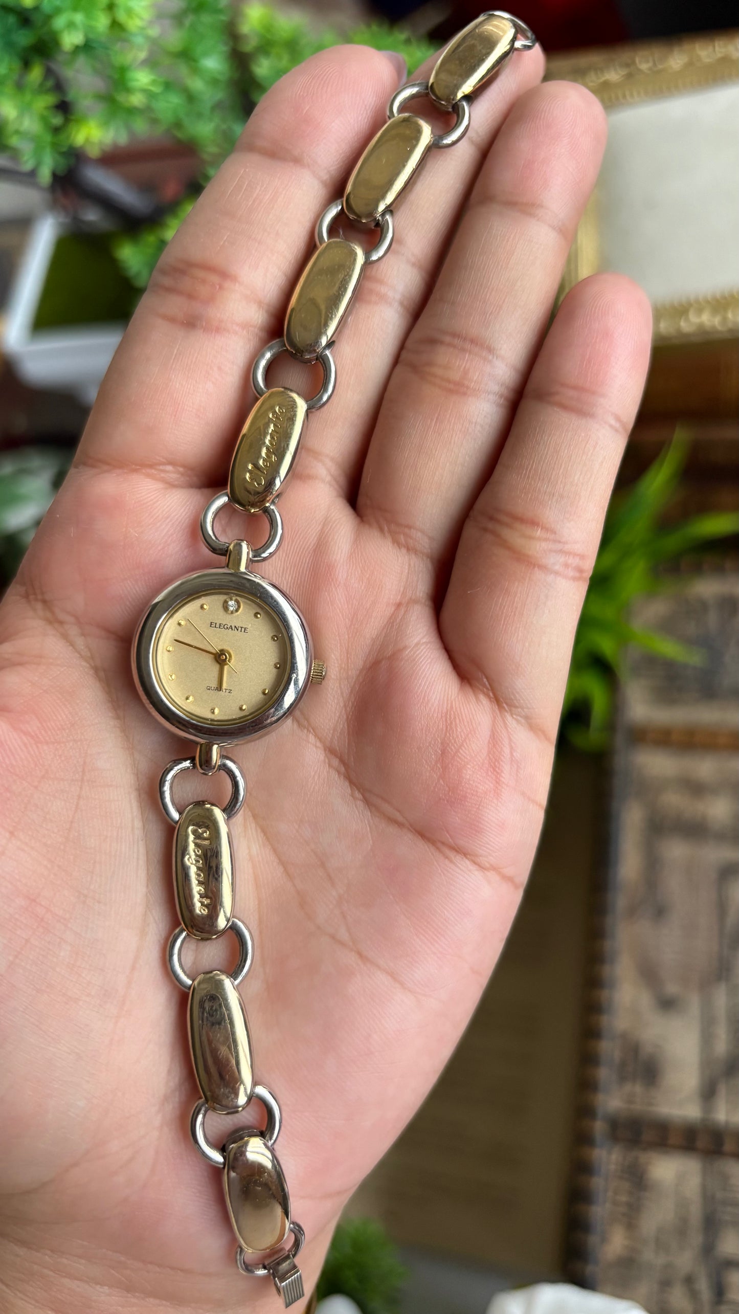 Vintage Elegante Bracelet Watch in Two-Tone