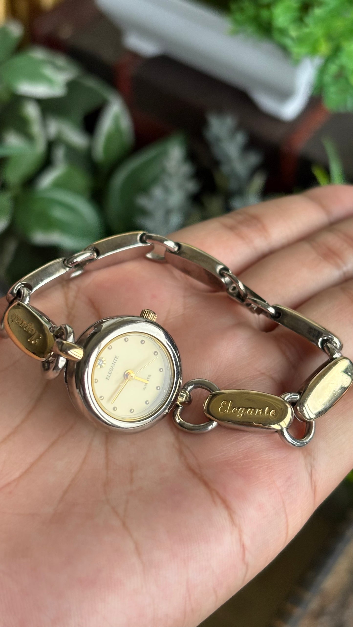 Vintage Elegante Bracelet Watch in Two-Tone