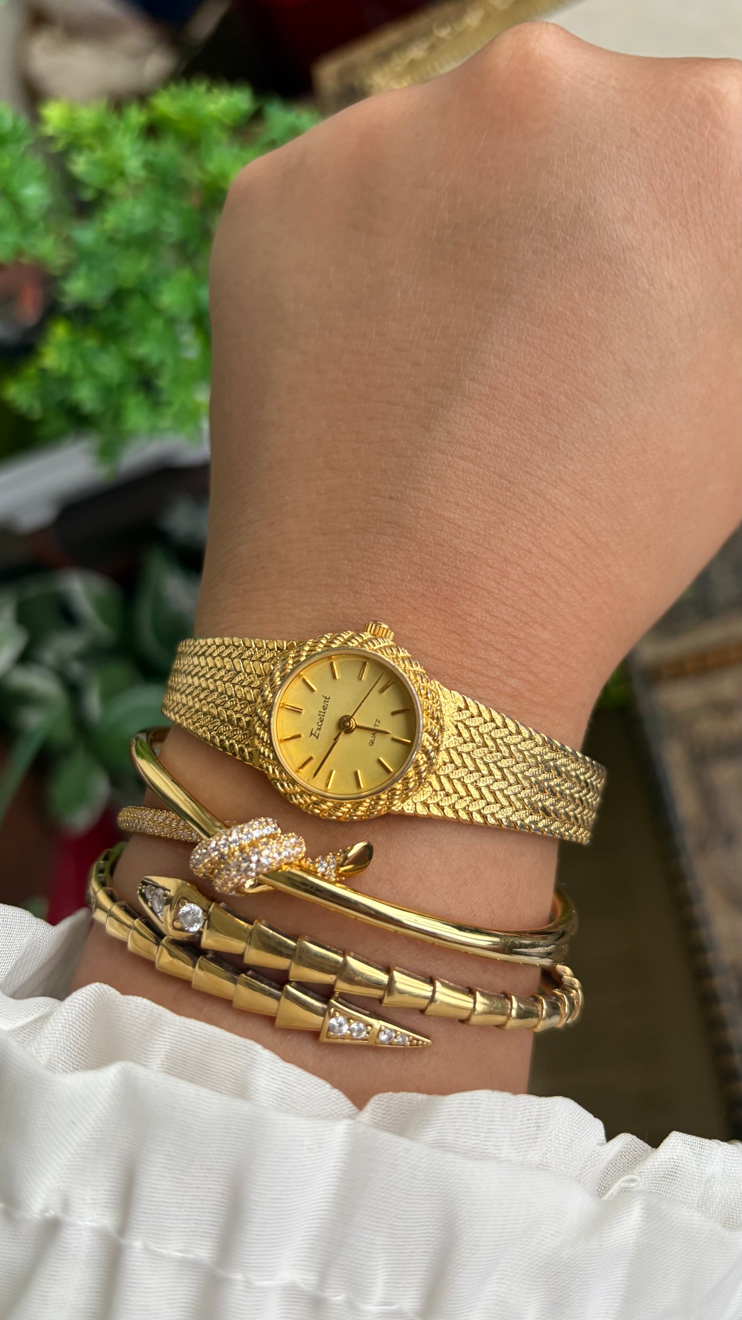 Vintage Excellent Woven Watch in Gold Tone Piaget Style
