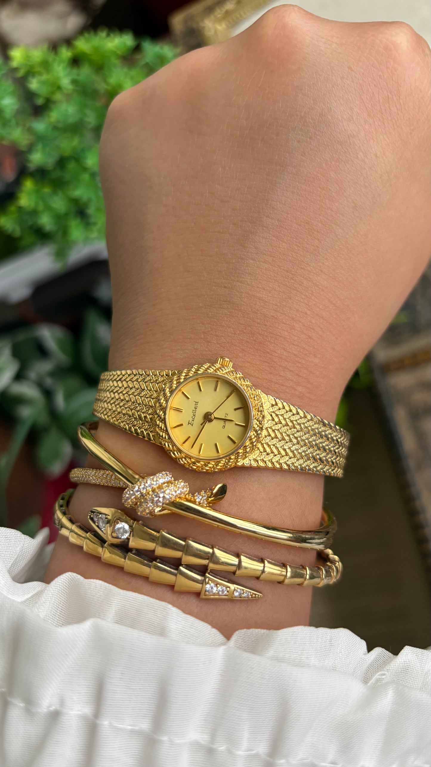 Vintage Excellent Woven Watch in Gold Tone Piaget Style