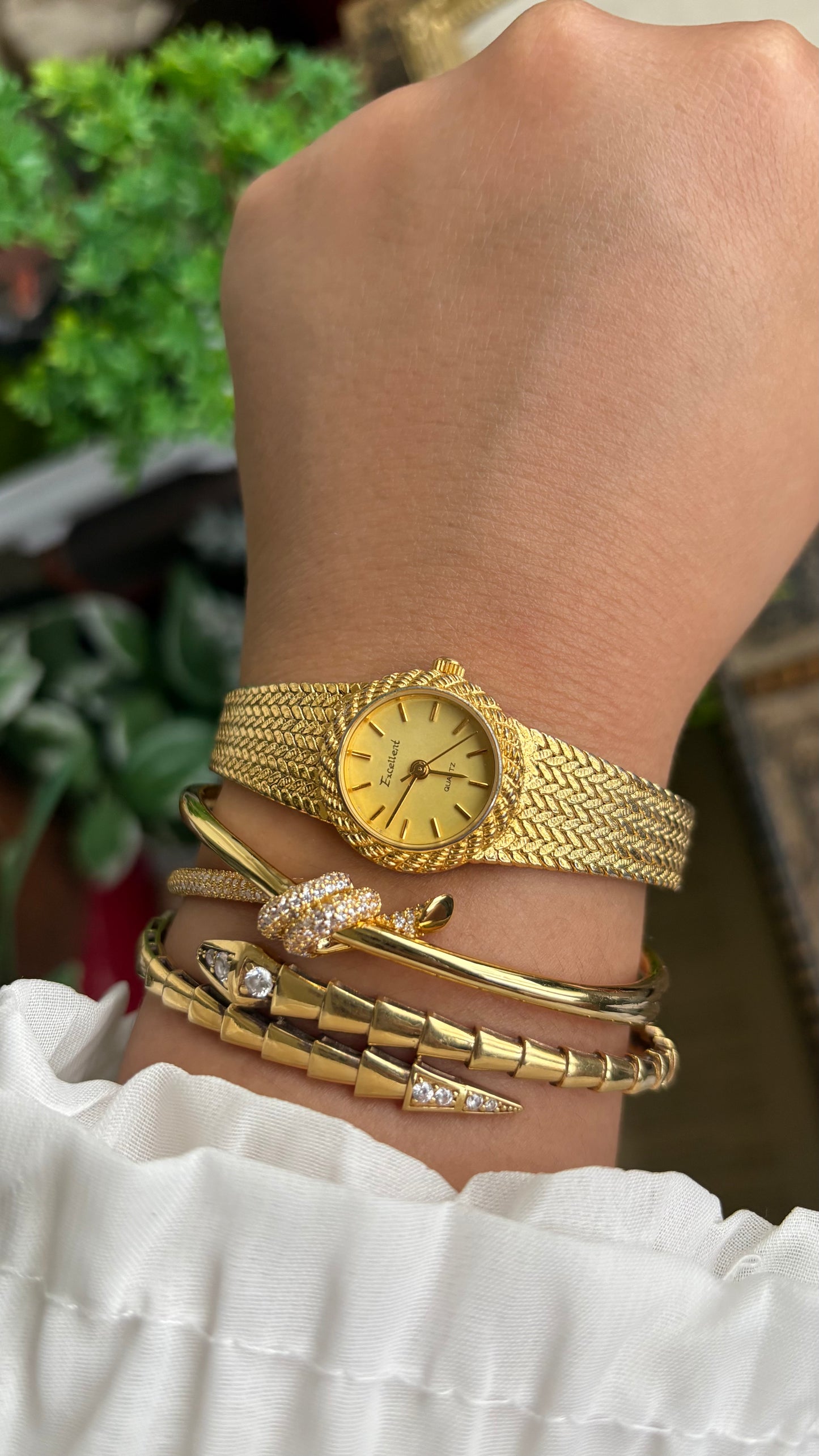 Vintage Excellent Woven Watch in Gold Tone Piaget Style