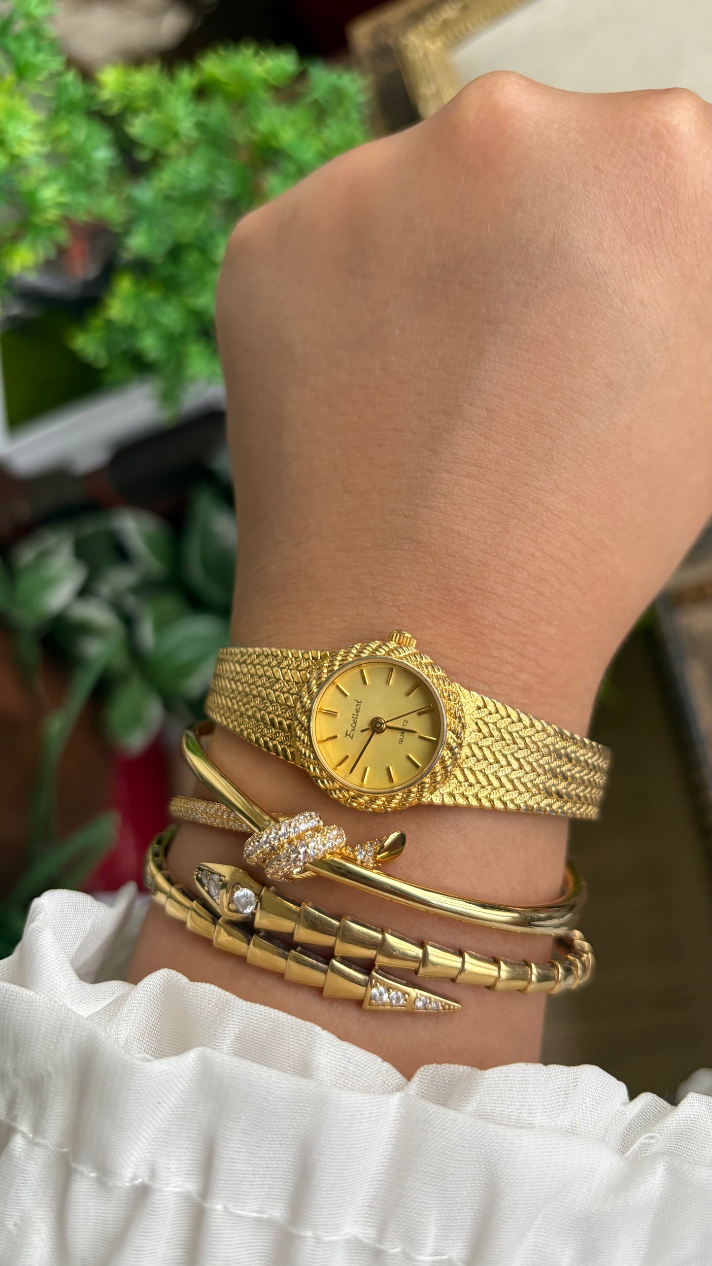 Vintage Excellent Woven Watch in Gold Tone Piaget Style