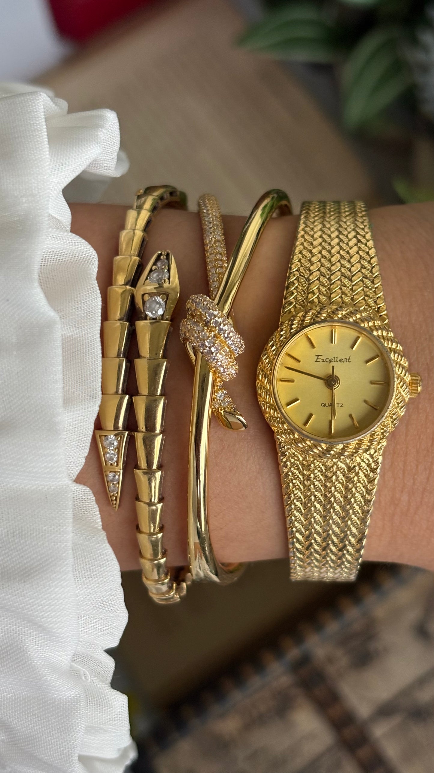 Vintage Excellent Woven Watch in Gold Tone Piaget Style
