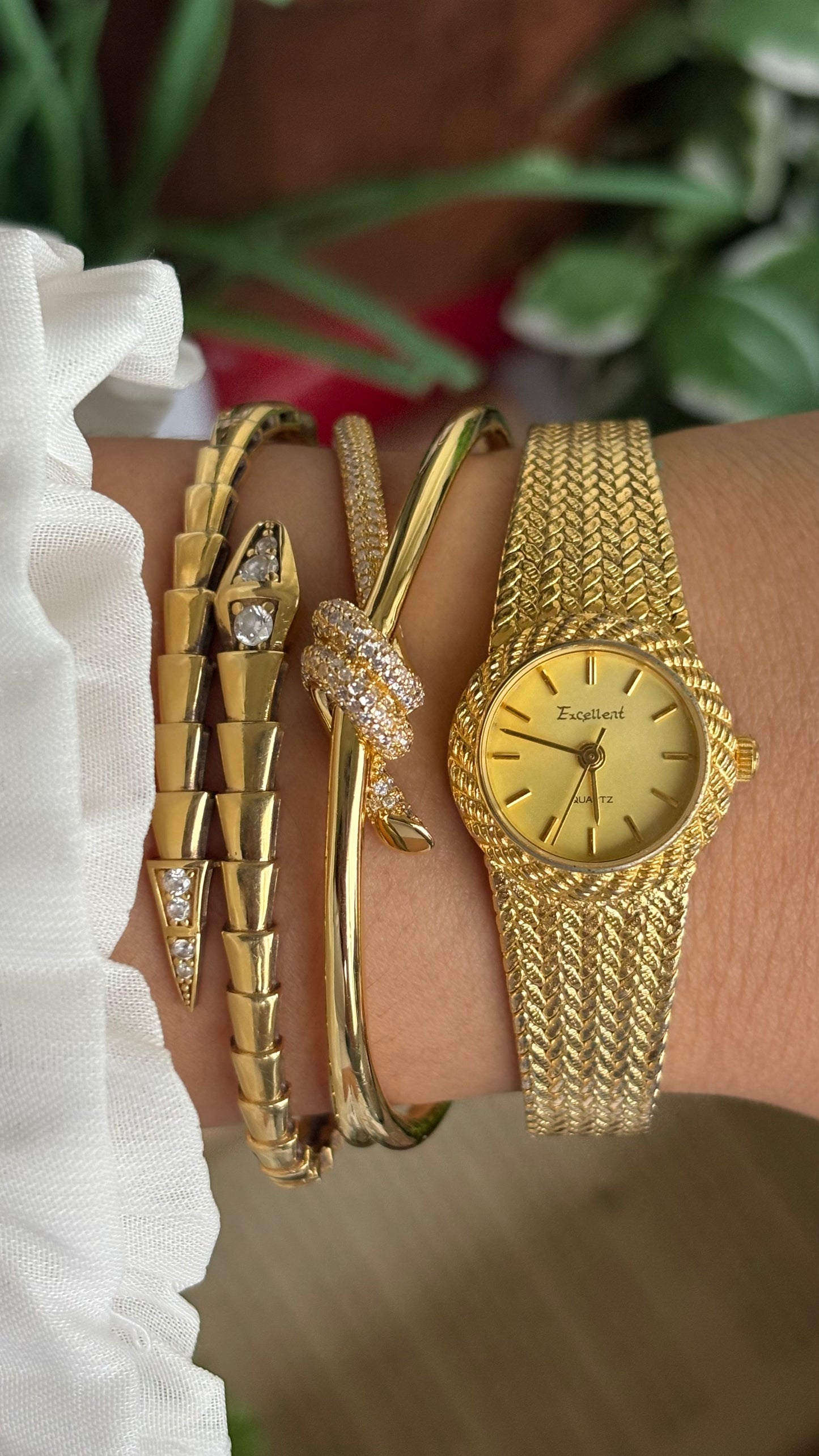 Vintage Excellent Woven Watch in Gold Tone Piaget Style