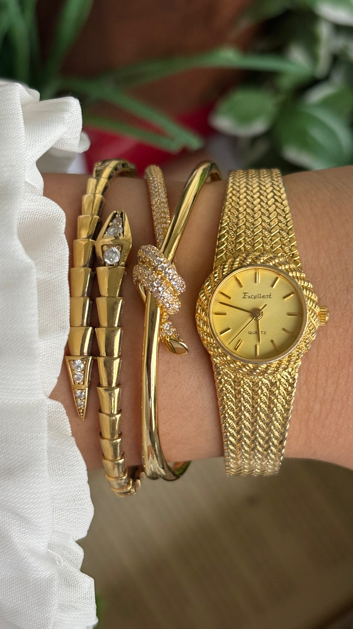 Vintage Excellent Woven Watch in Gold Tone Piaget Style