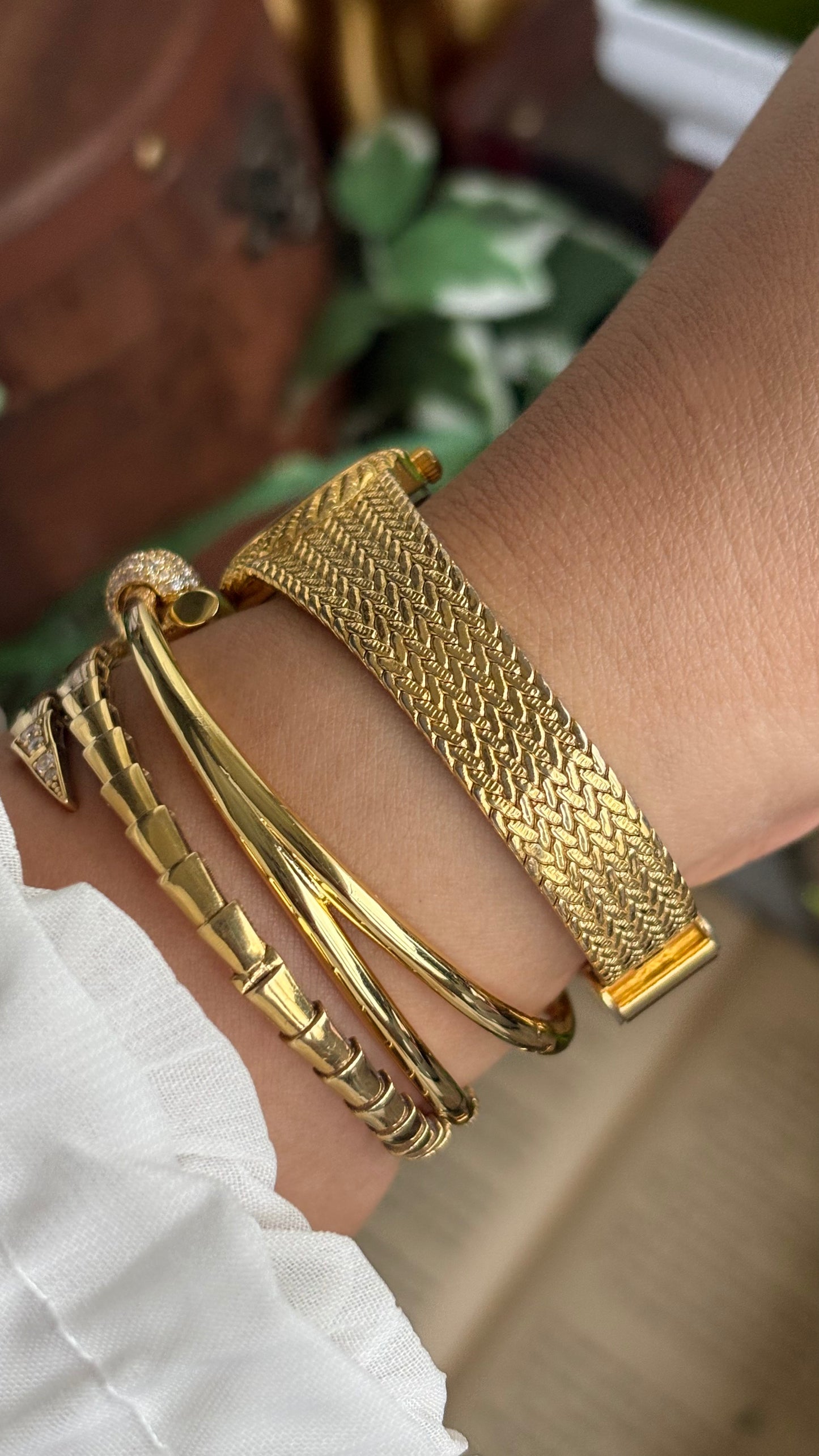 Vintage Excellent Woven Watch in Gold Tone Piaget Style