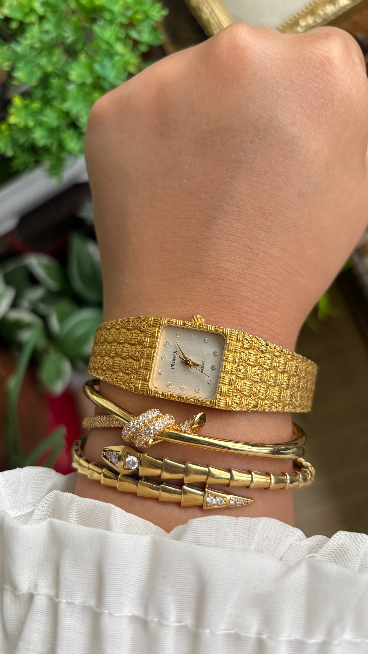 Vintage Primex Women’s Dress Watch in Gold Tone Beautiful Straps