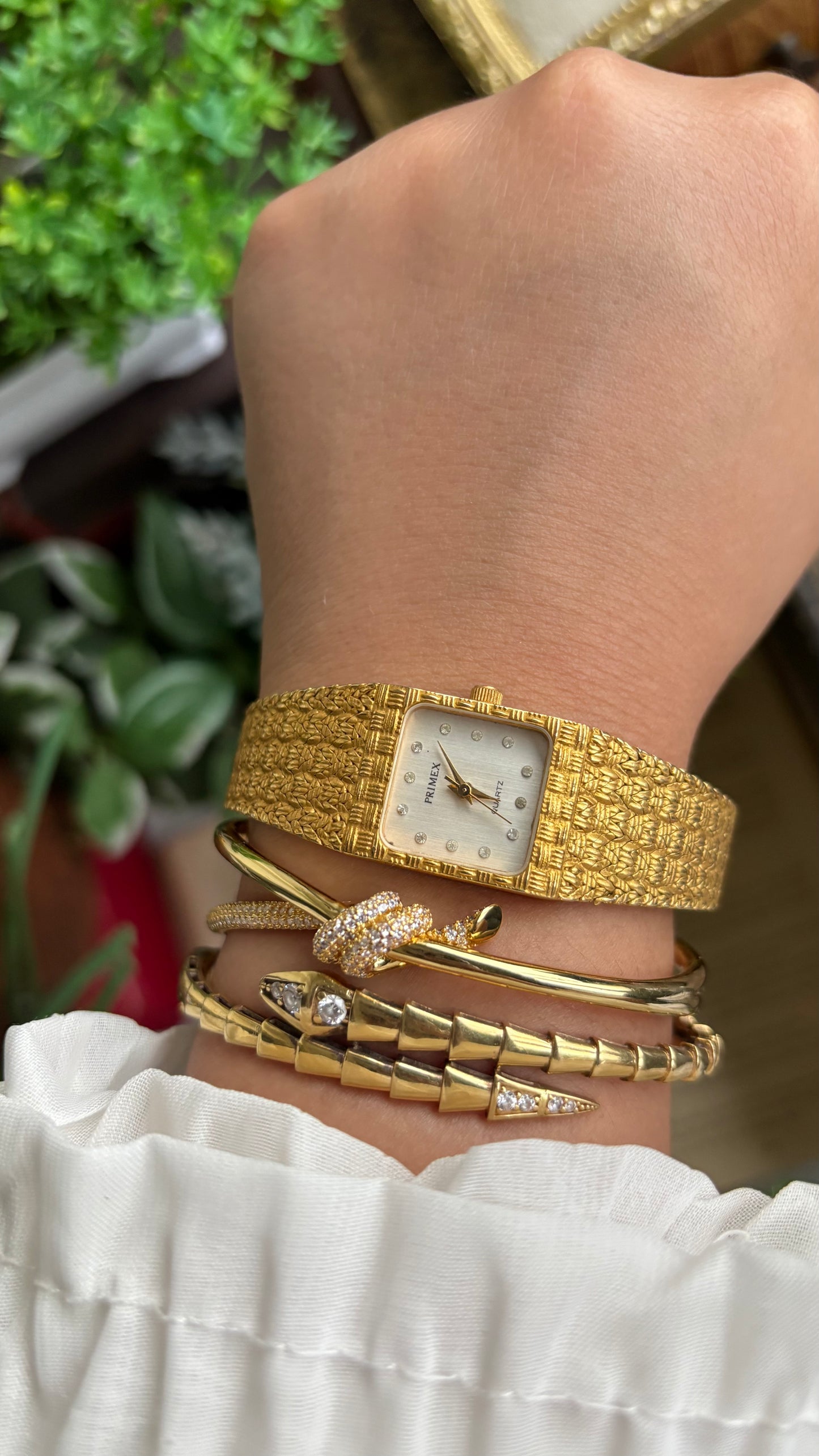Vintage Primex Women’s Dress Watch in Gold Tone Beautiful Straps