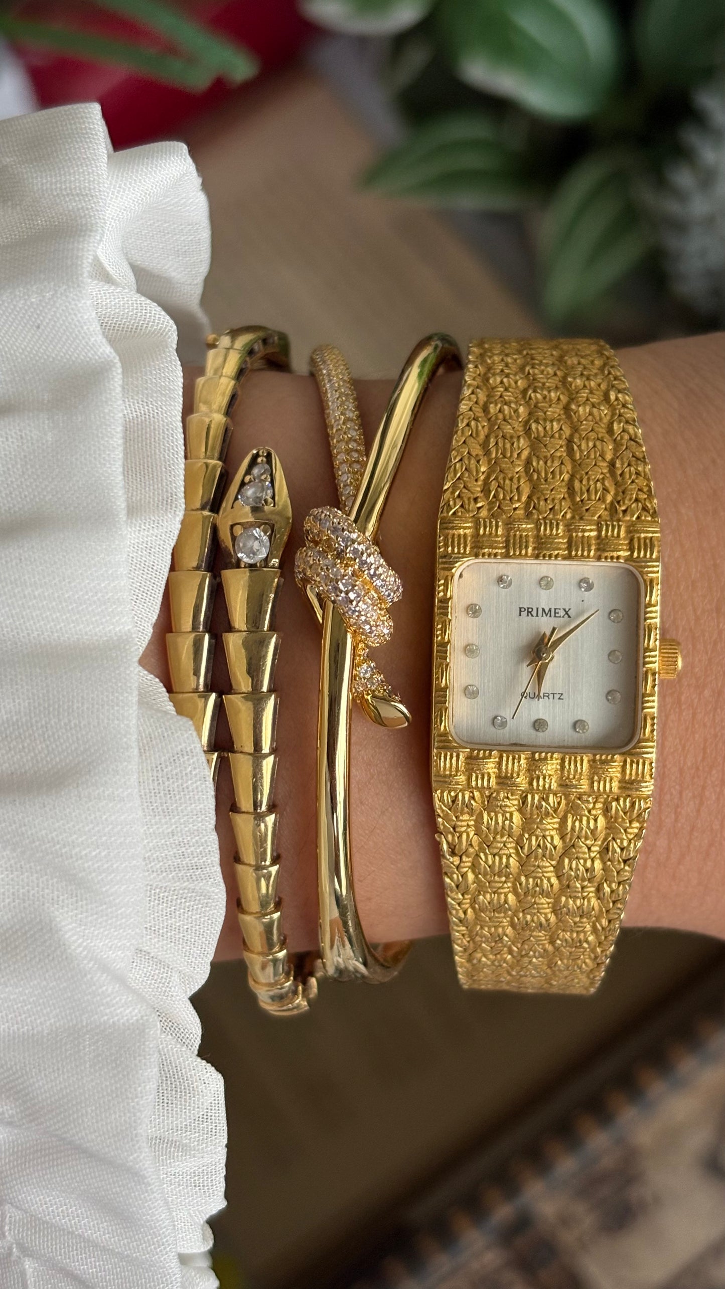 Vintage Primex Women’s Dress Watch in Gold Tone Beautiful Straps