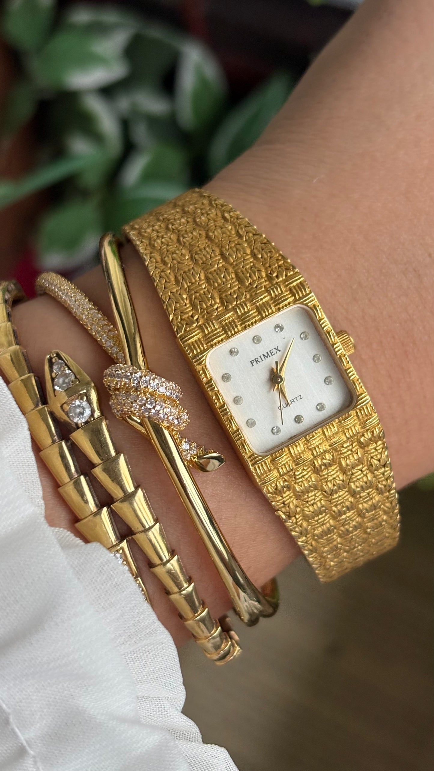 Vintage Primex Women’s Dress Watch in Gold Tone Beautiful Straps
