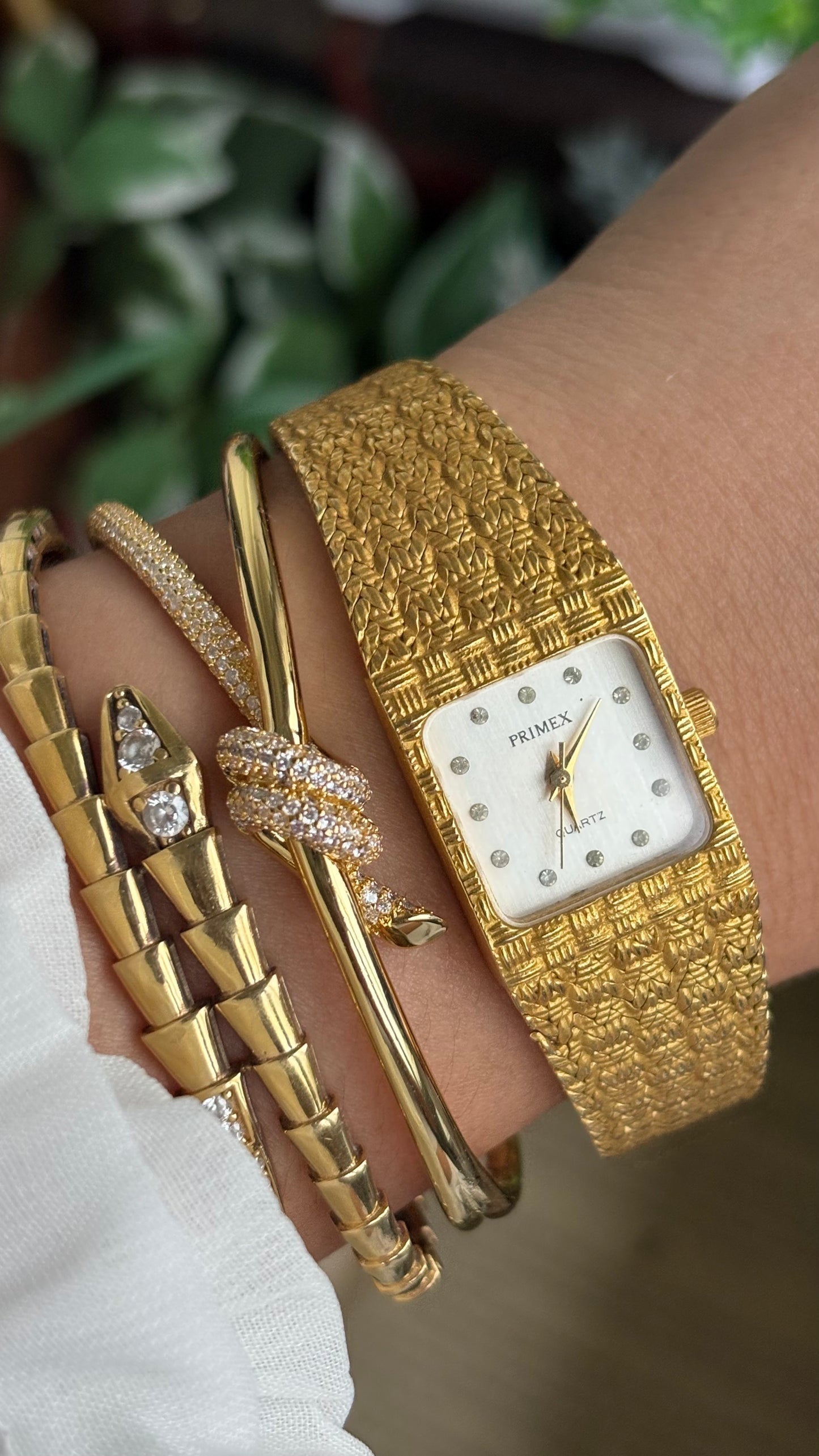 Vintage Primex Women’s Dress Watch in Gold Tone Beautiful Straps