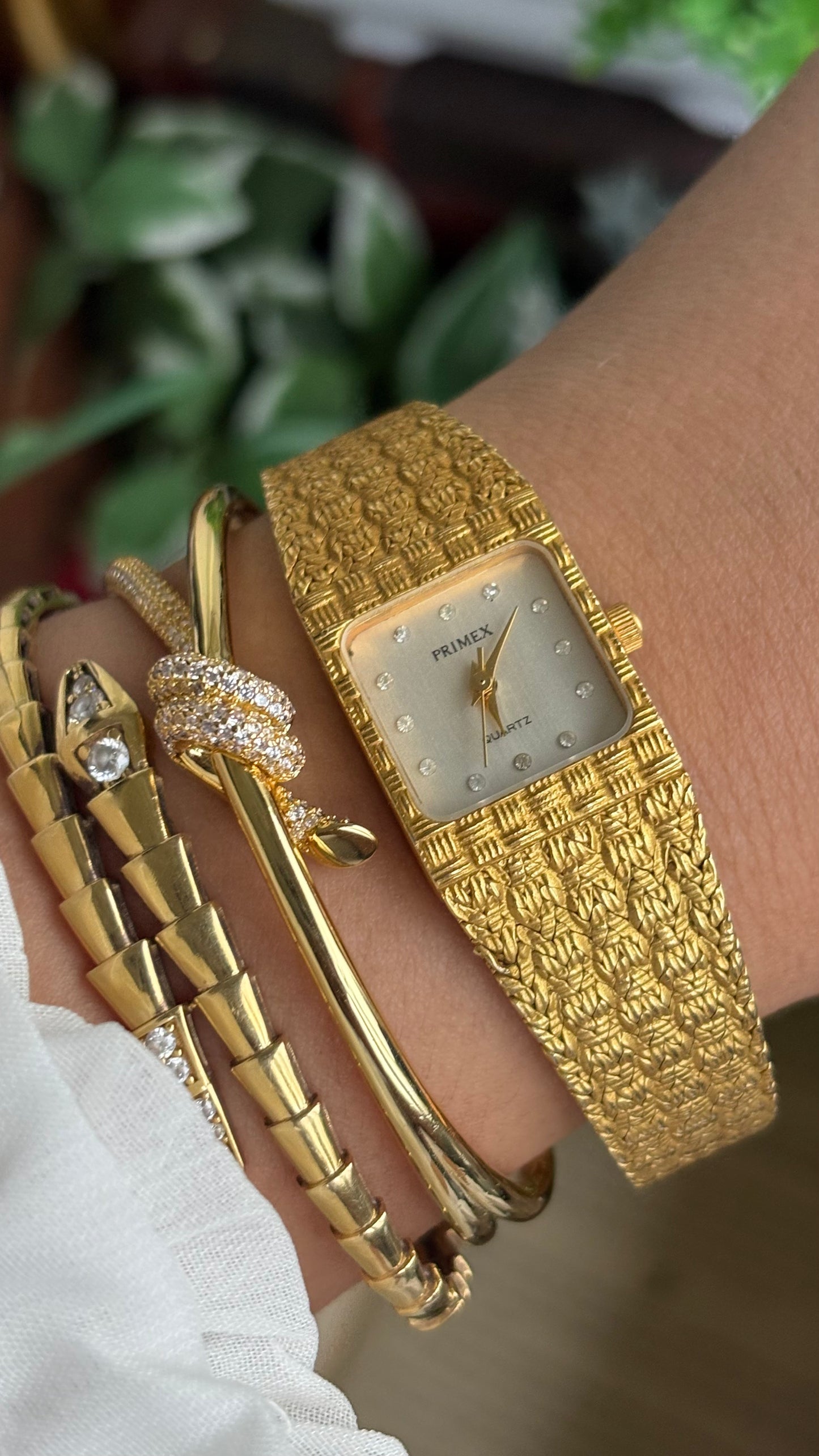 Vintage Primex Women’s Dress Watch in Gold Tone Beautiful Straps