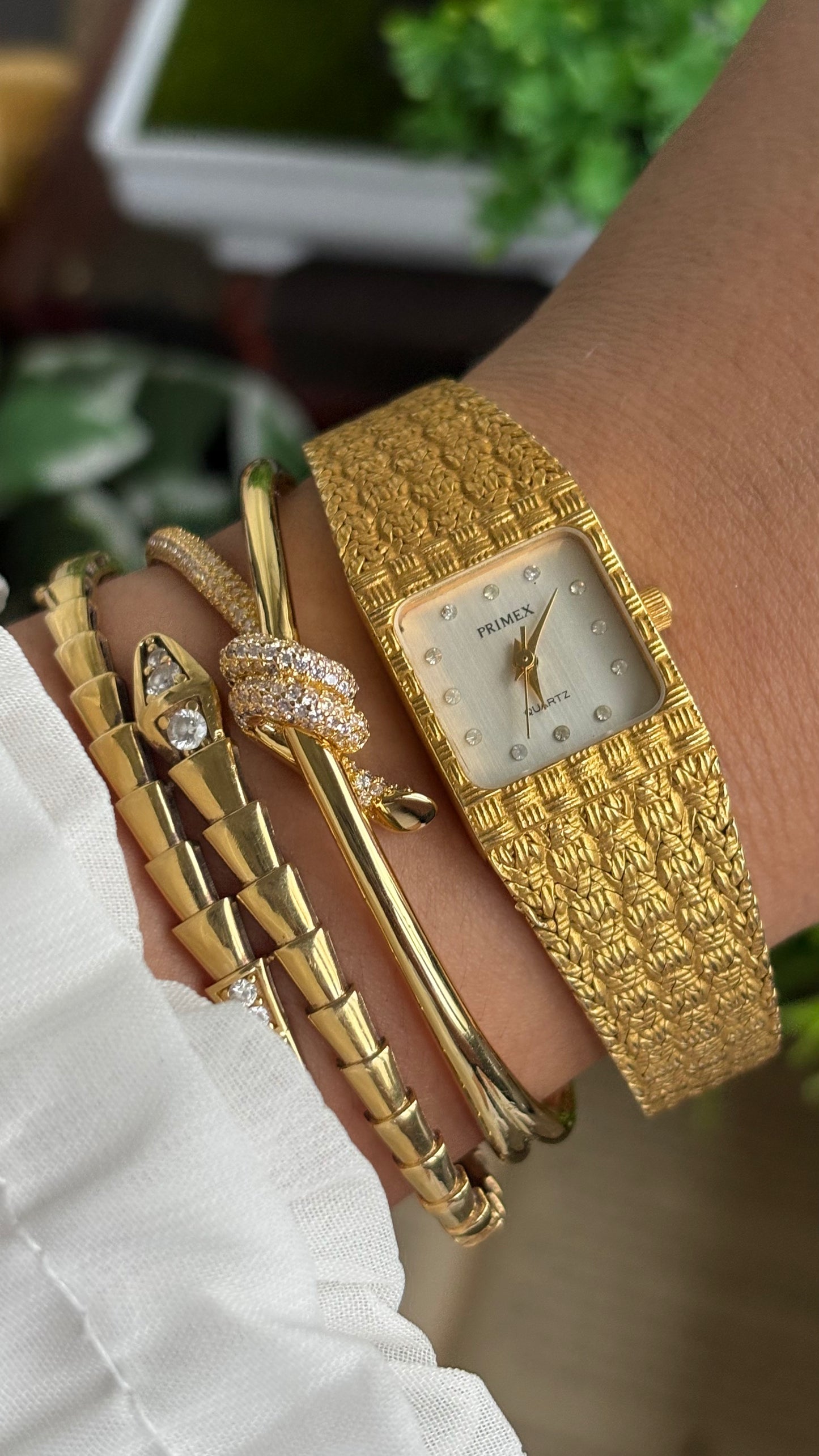 Vintage Primex Women’s Dress Watch in Gold Tone Beautiful Straps