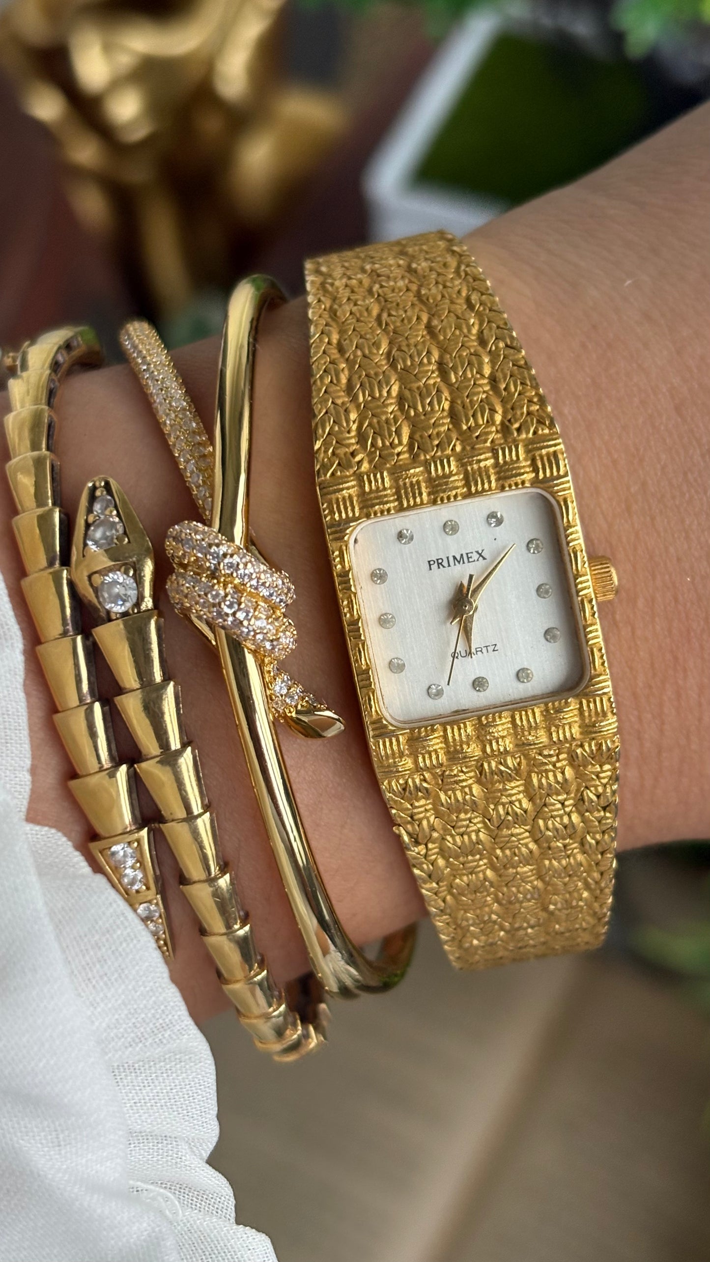 Vintage Primex Women’s Dress Watch in Gold Tone Beautiful Straps
