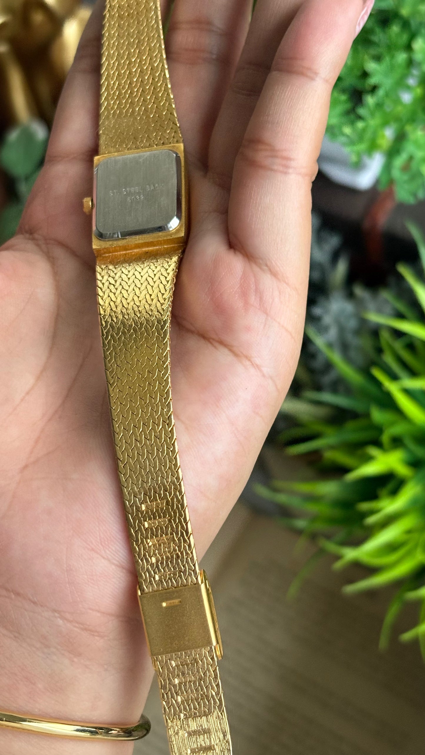Vintage Primex Women’s Dress Watch in Gold Tone Beautiful Straps