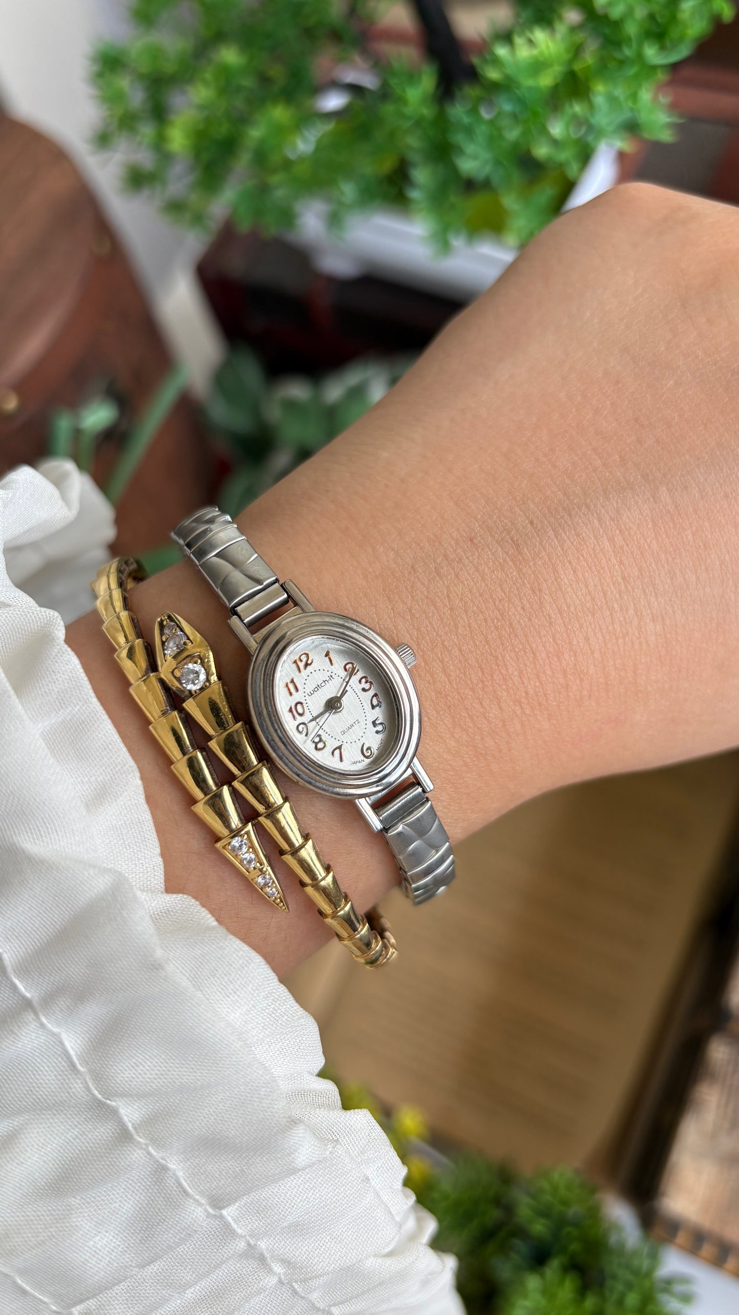 Vintage Watch-it in Silver Tone Oval Face