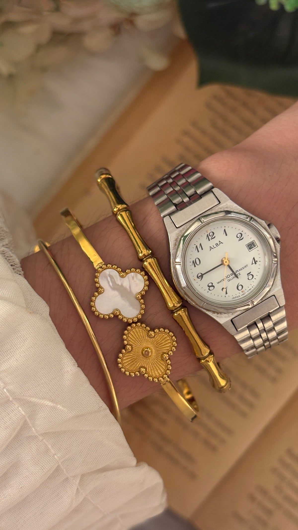 Rare Vintage Alba Seiko Date Window Classic Watch in Silver Tone Quartz