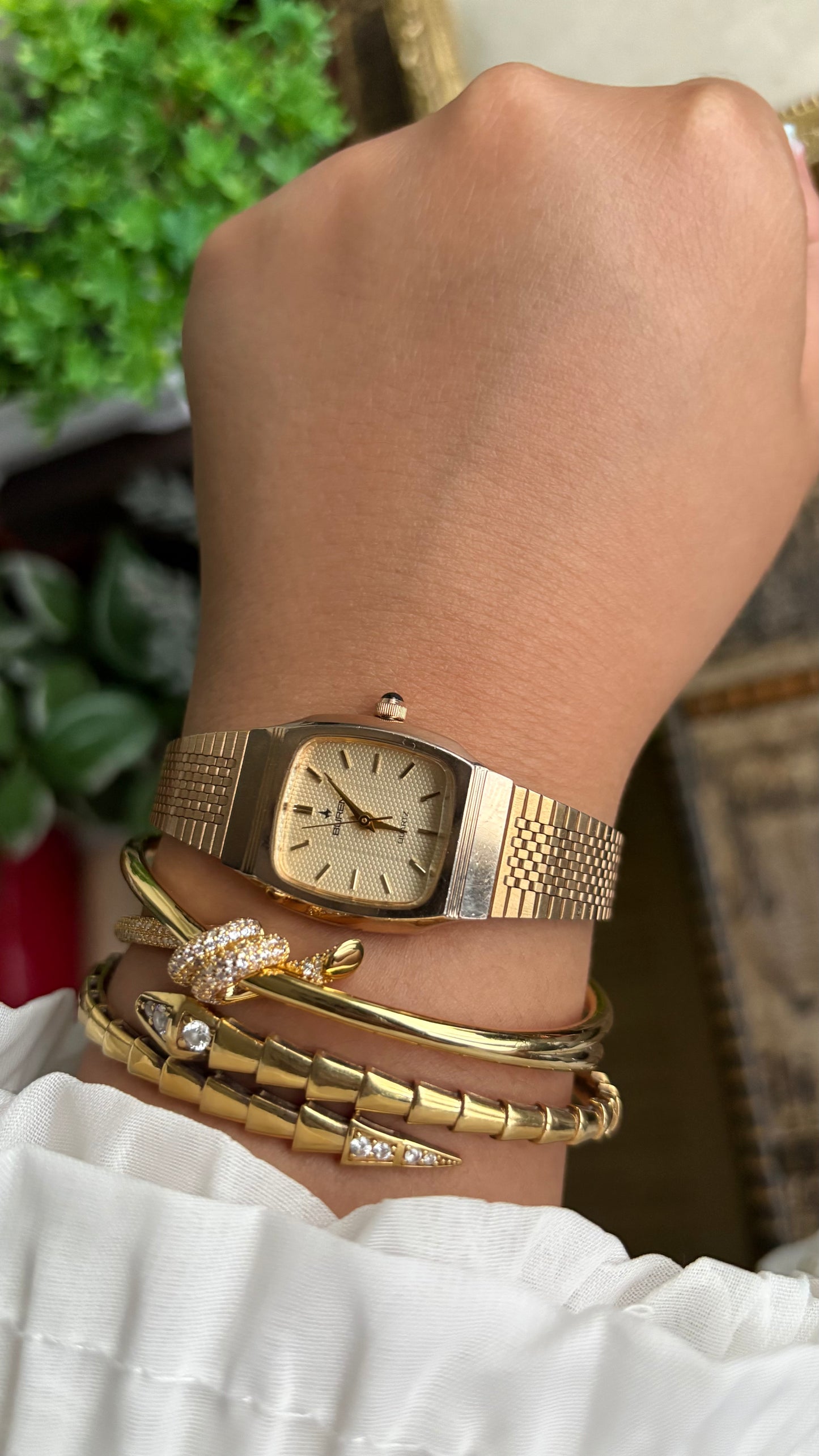 Vintage Buren Watch in Gold Tone Rare Textured Dial