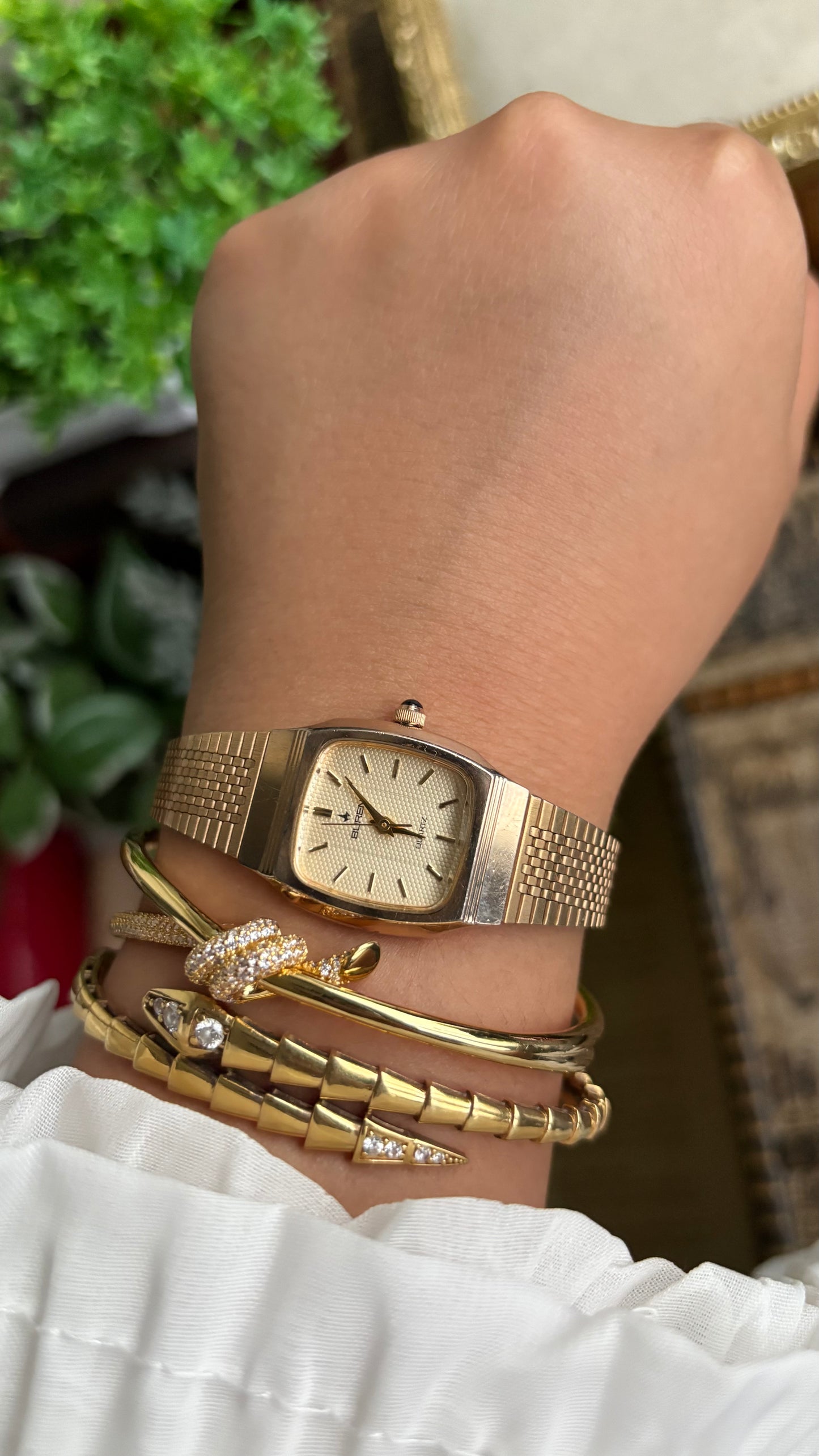 Vintage Buren Watch in Gold Tone Rare Textured Dial