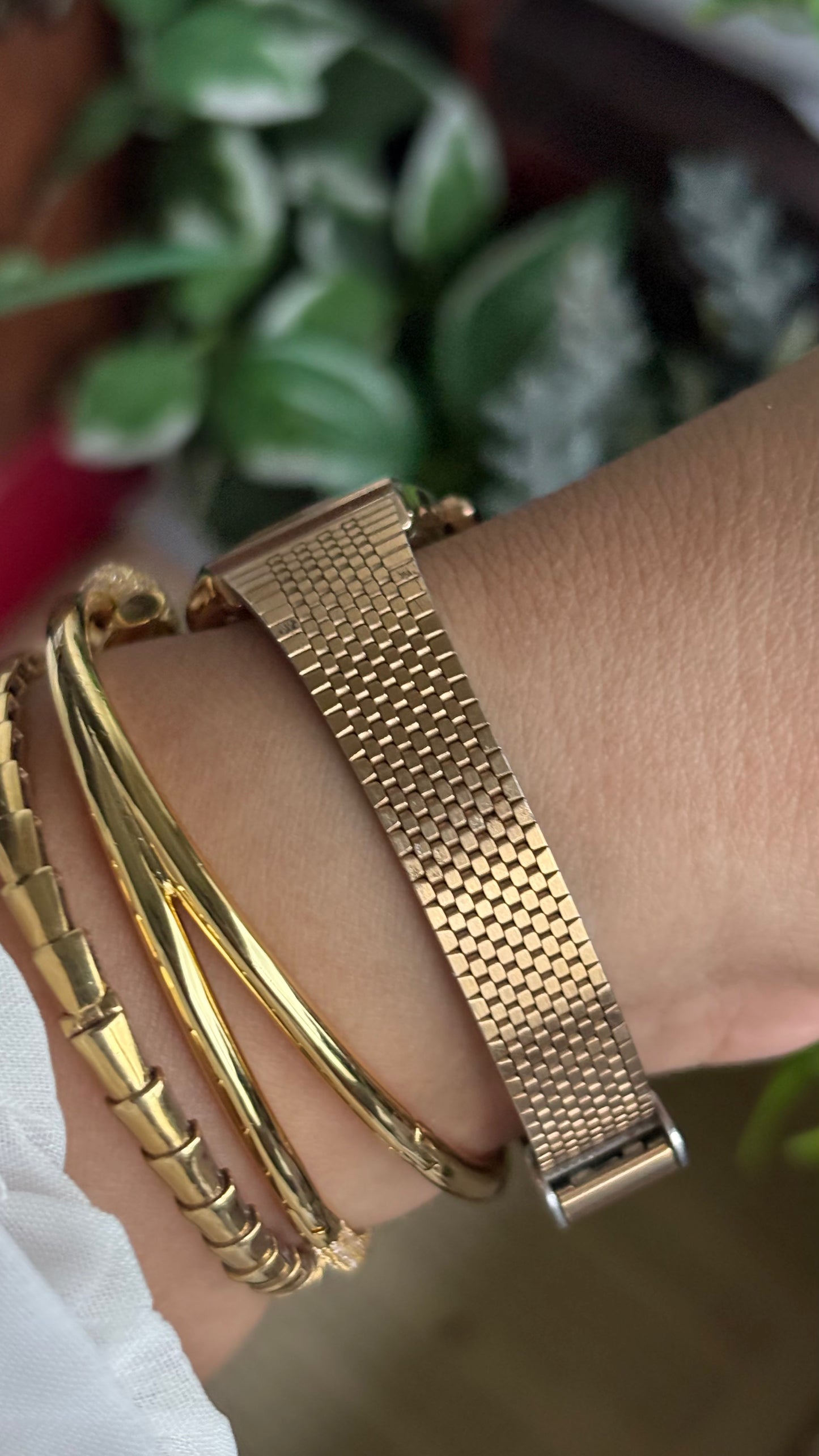 Vintage Buren Watch in Gold Tone Rare Textured Dial