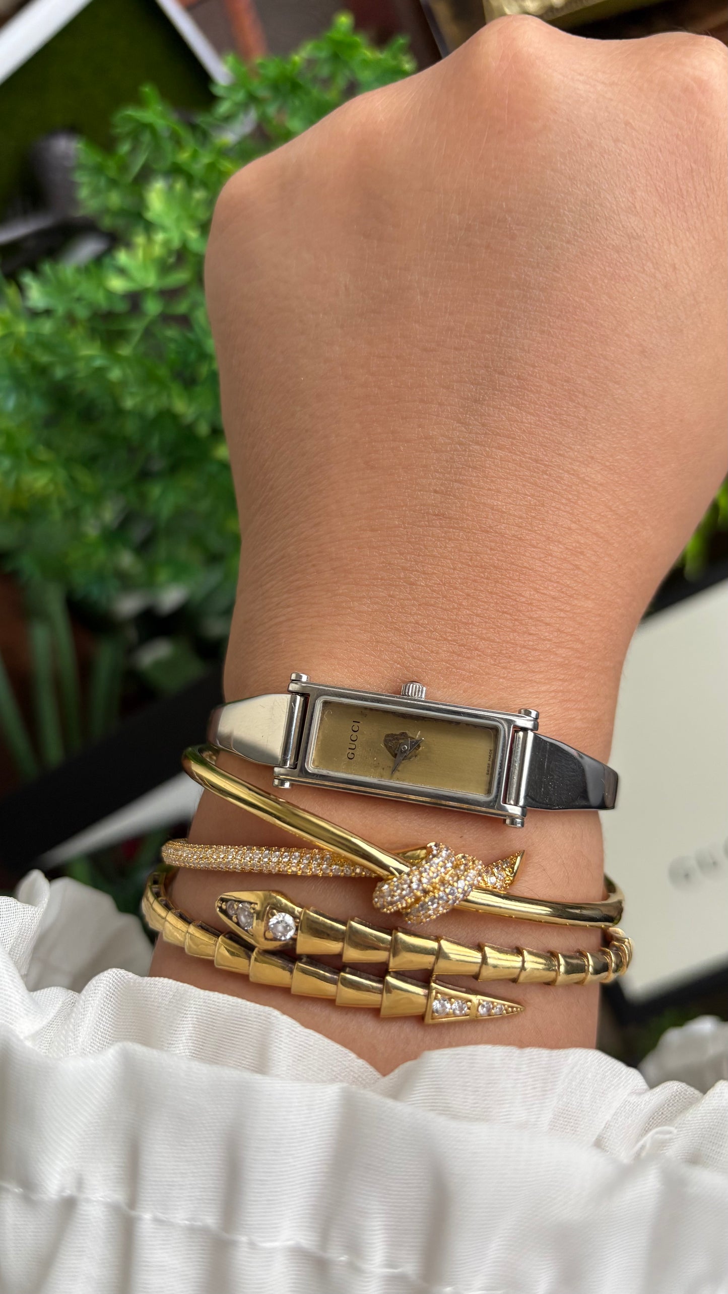 Vintage Gucci 1500L Watch in Silver Tone Gold Dial