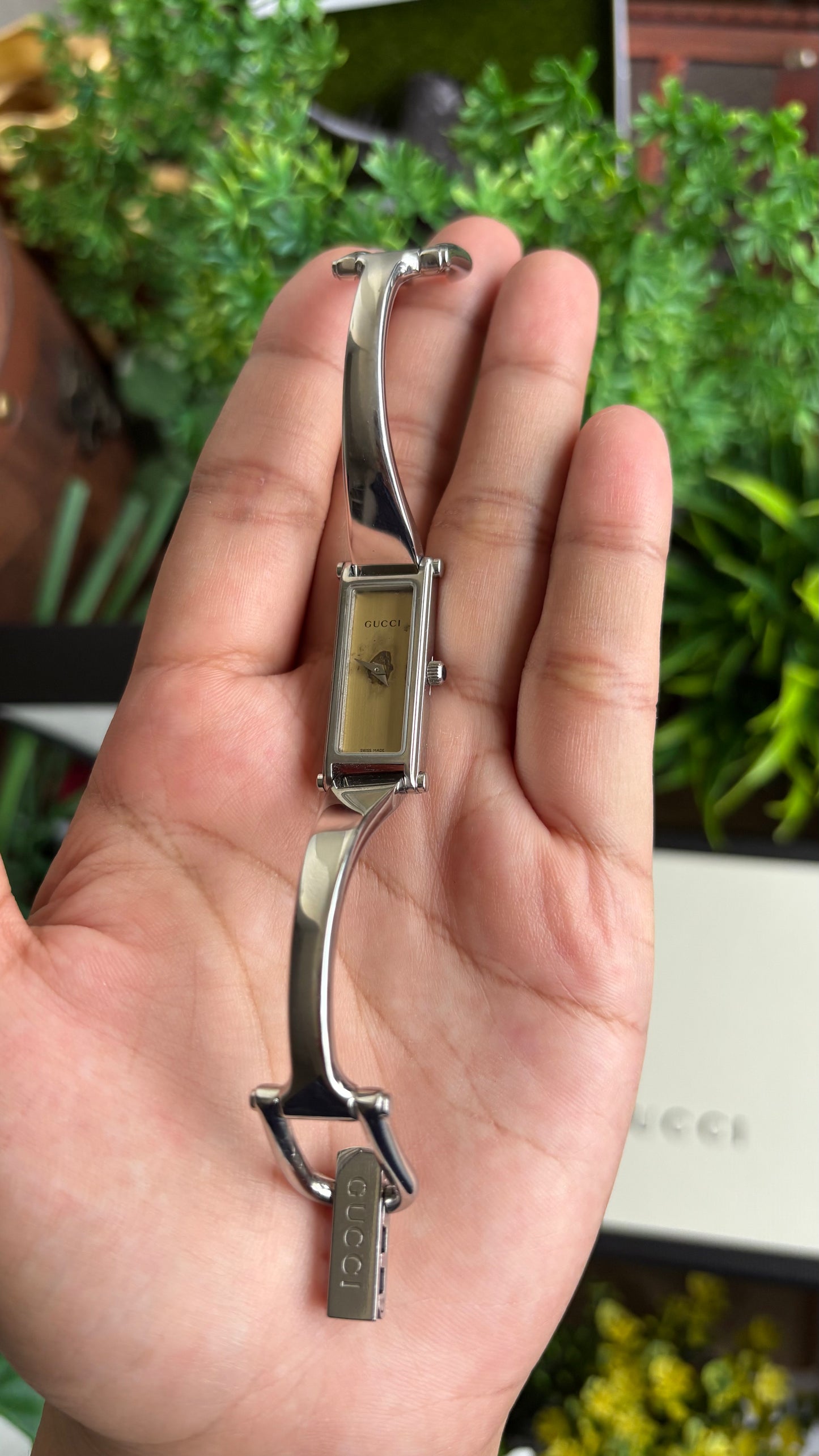 Vintage Gucci 1500L Watch in Silver Tone Gold Dial