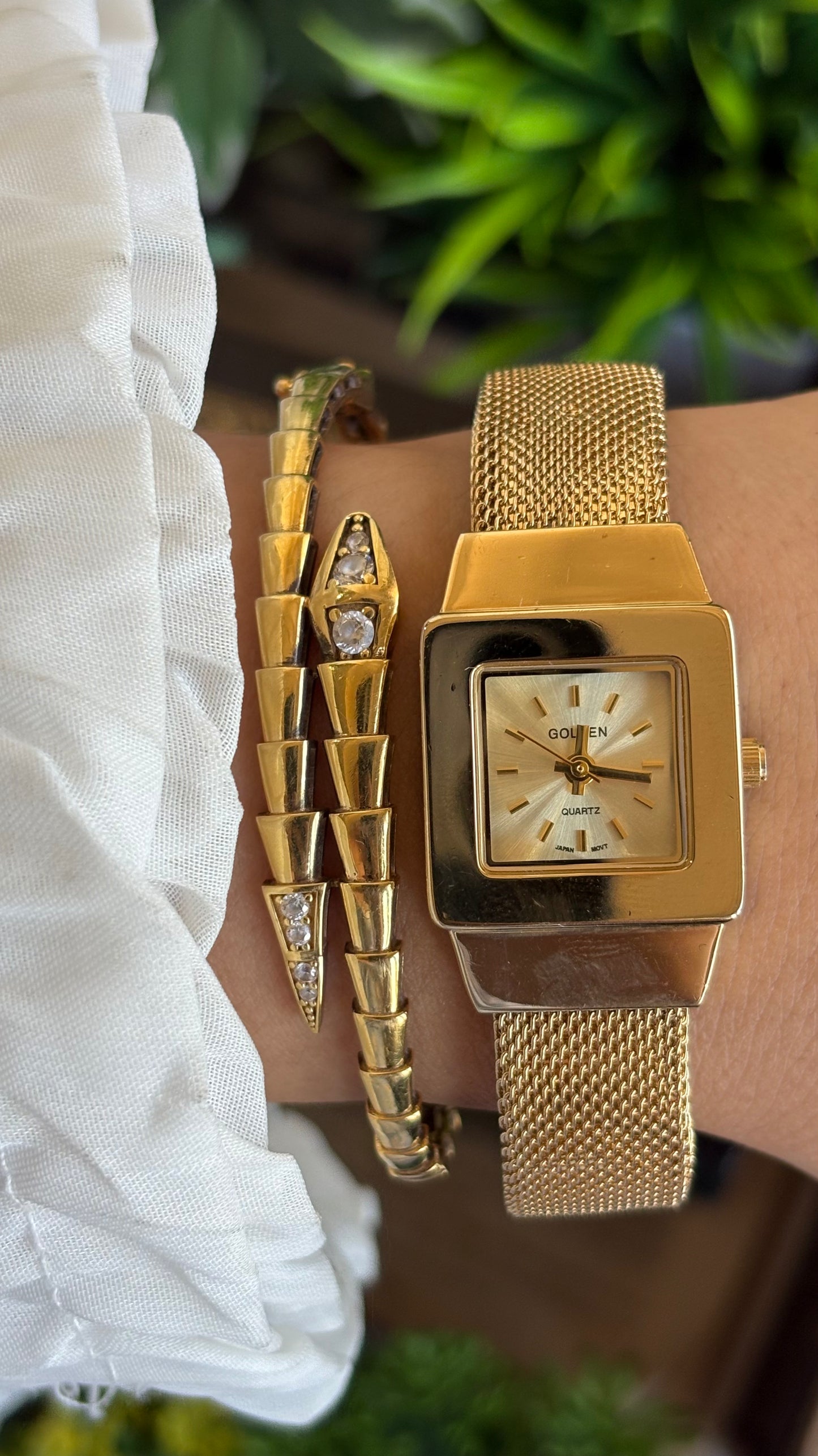 Vintage Golden Bangle Watch in Gold Tone Square Face