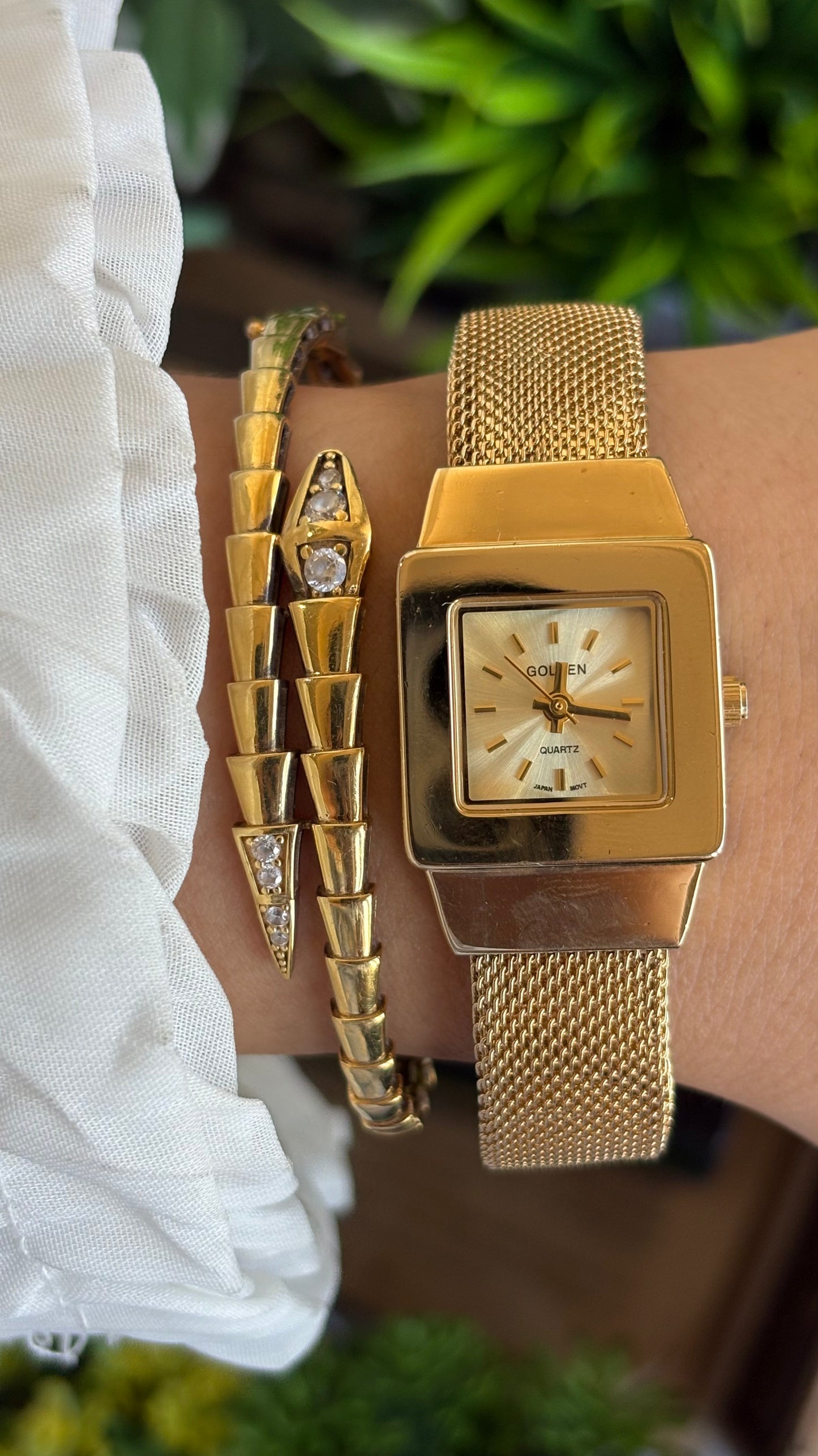 Vintage Golden Bangle Watch in Gold Tone Square Face