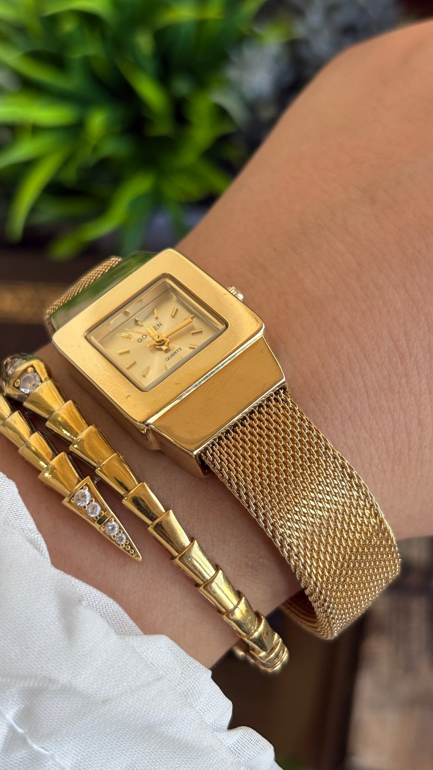 Vintage Golden Bangle Watch in Gold Tone Square Face