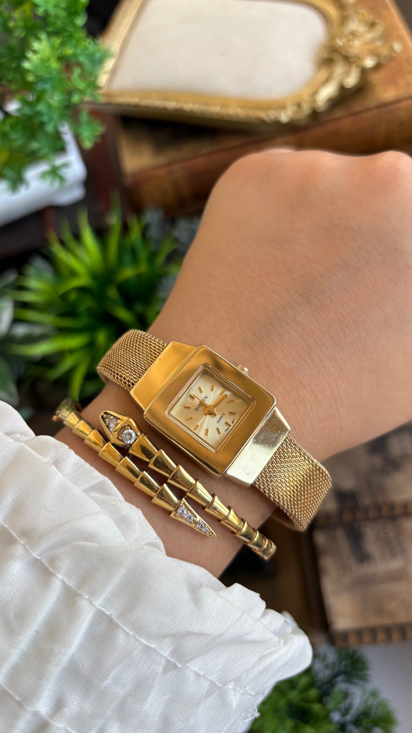 Vintage Golden Bangle Watch in Gold Tone Square Face
