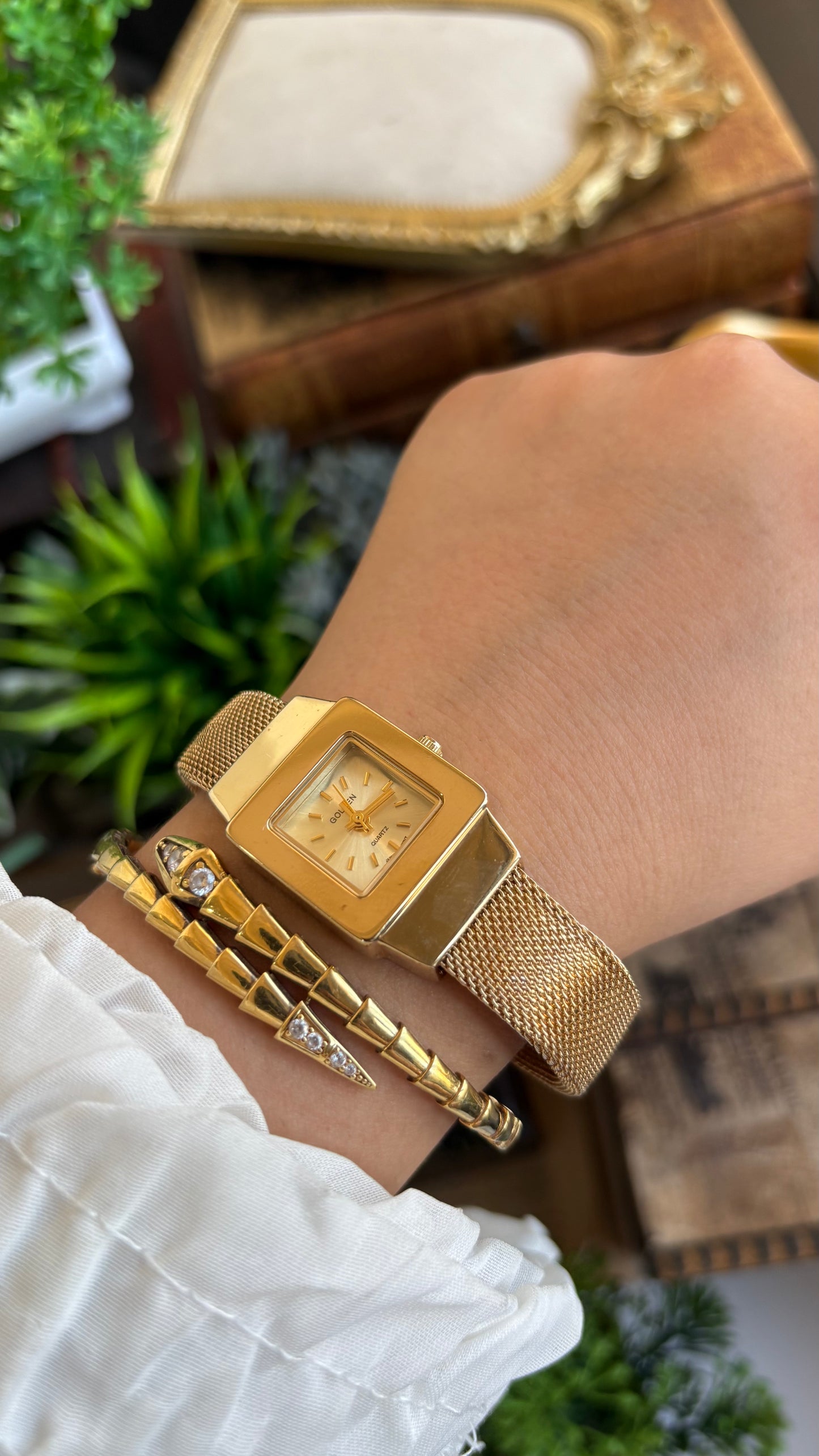 Vintage Golden Bangle Watch in Gold Tone Square Face