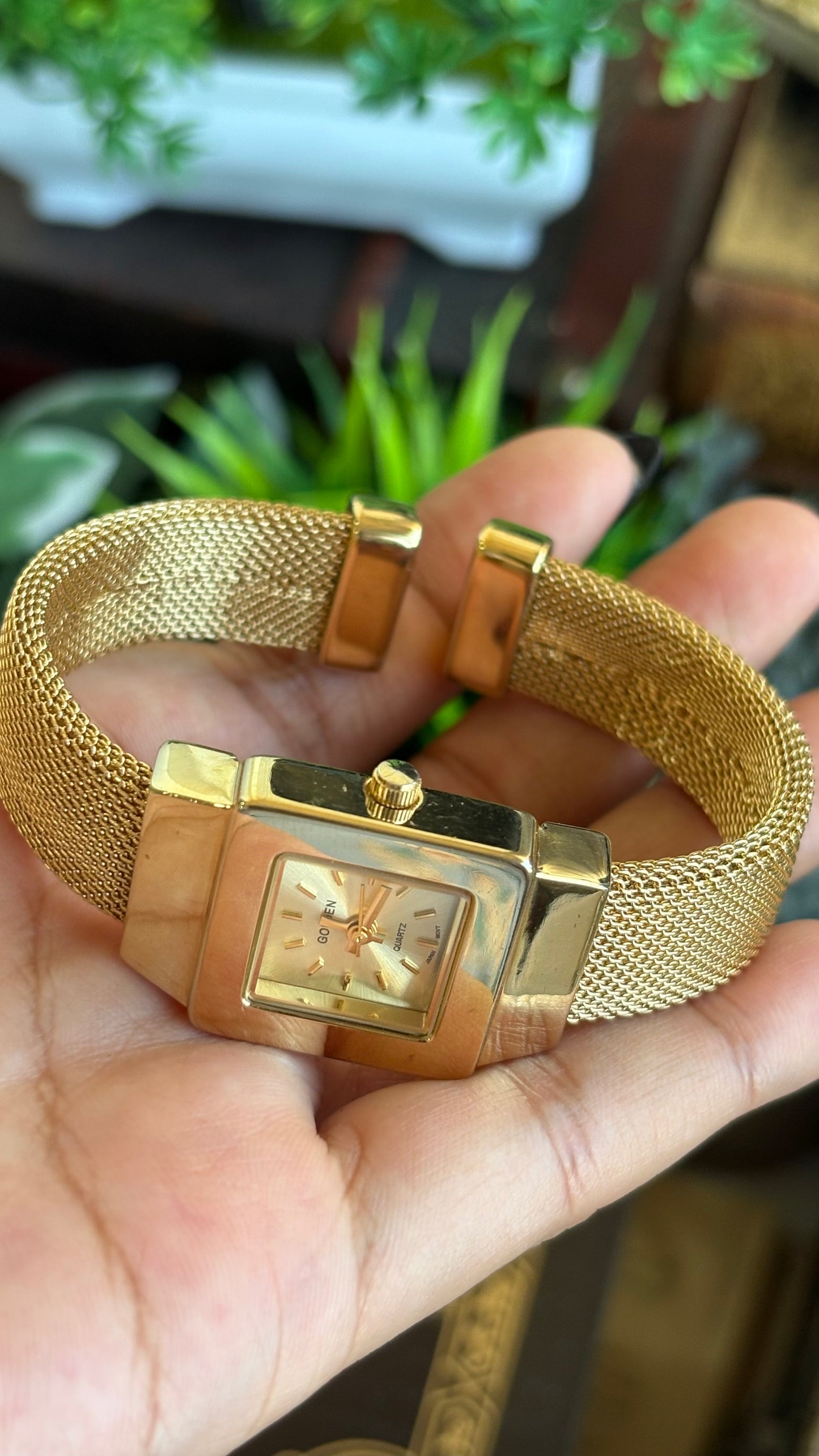 Vintage Golden Bangle Watch in Gold Tone Square Face