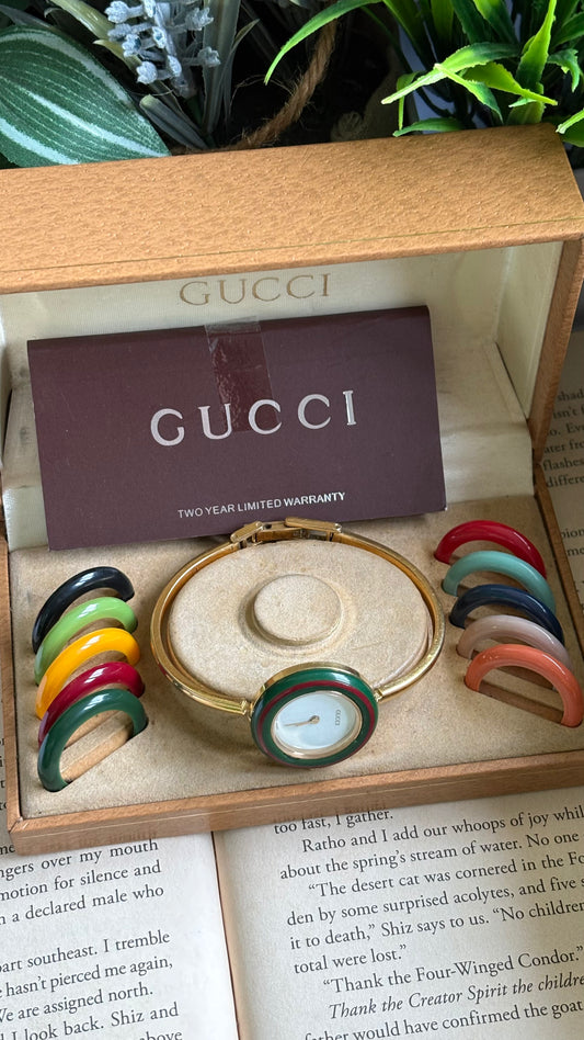 Vintage Gucci 1100L Interchangeable Bezel Set Bangle Watch in Gold Tone