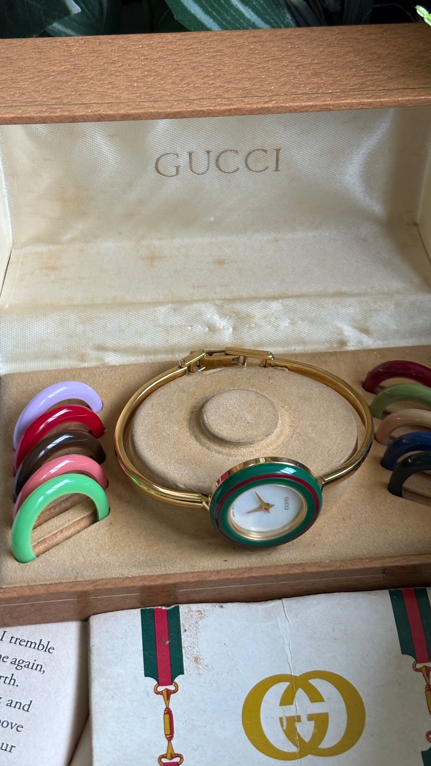 Vintage Gucci 1100L Interchangeable Bezel Set Bangle Watch in Gold Tone