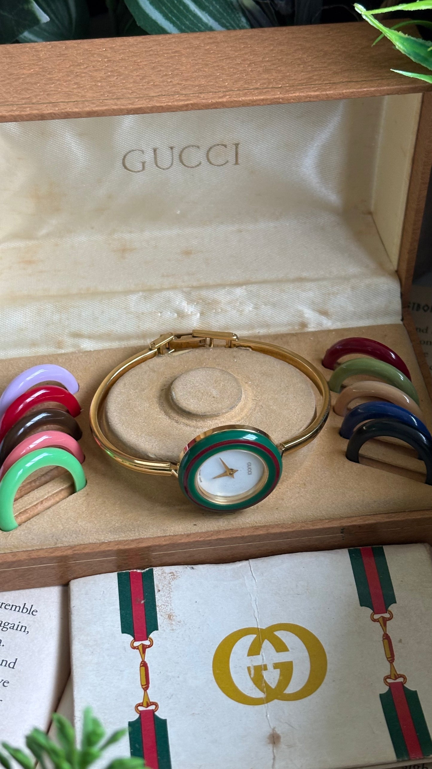 Vintage Gucci 1100L Interchangeable Bezel Set Bangle Watch in Gold Tone