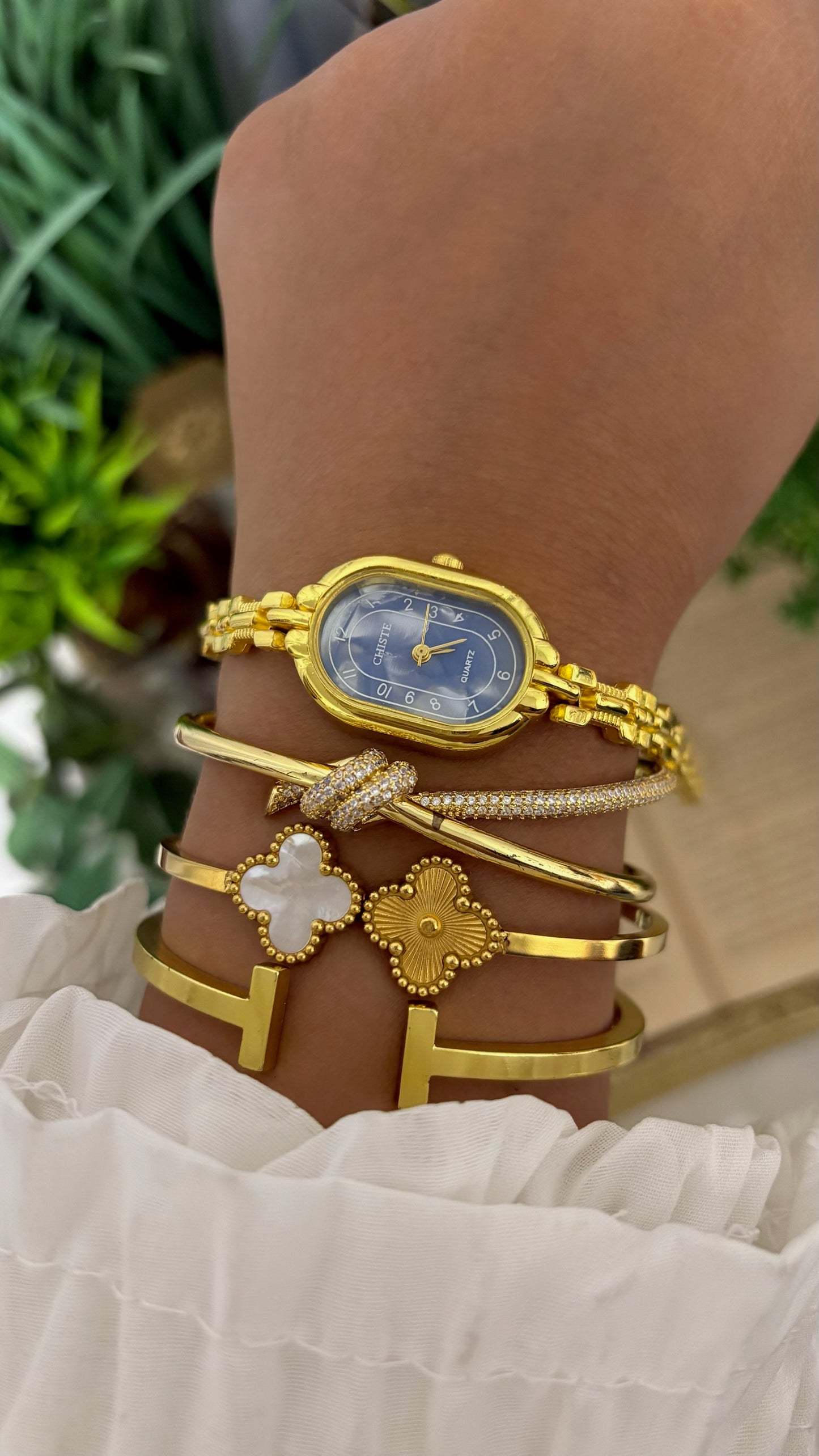 Vintage Chiste Blue Mother of Pearl Dial Watch in Gold Tone Quartz