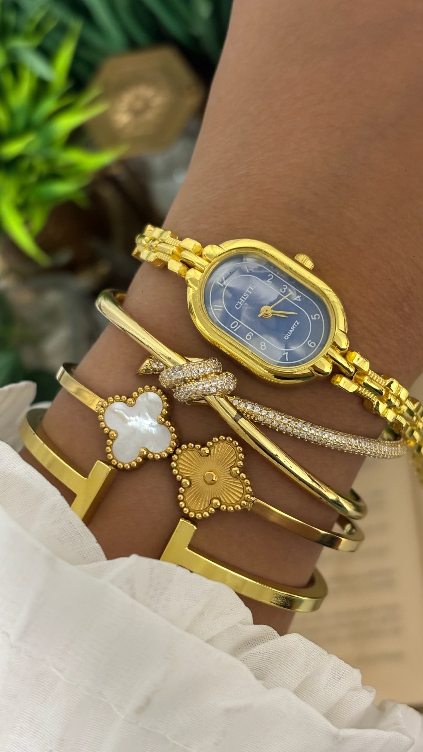 Vintage Chiste Blue Mother of Pearl Dial Watch in Gold Tone Quartz