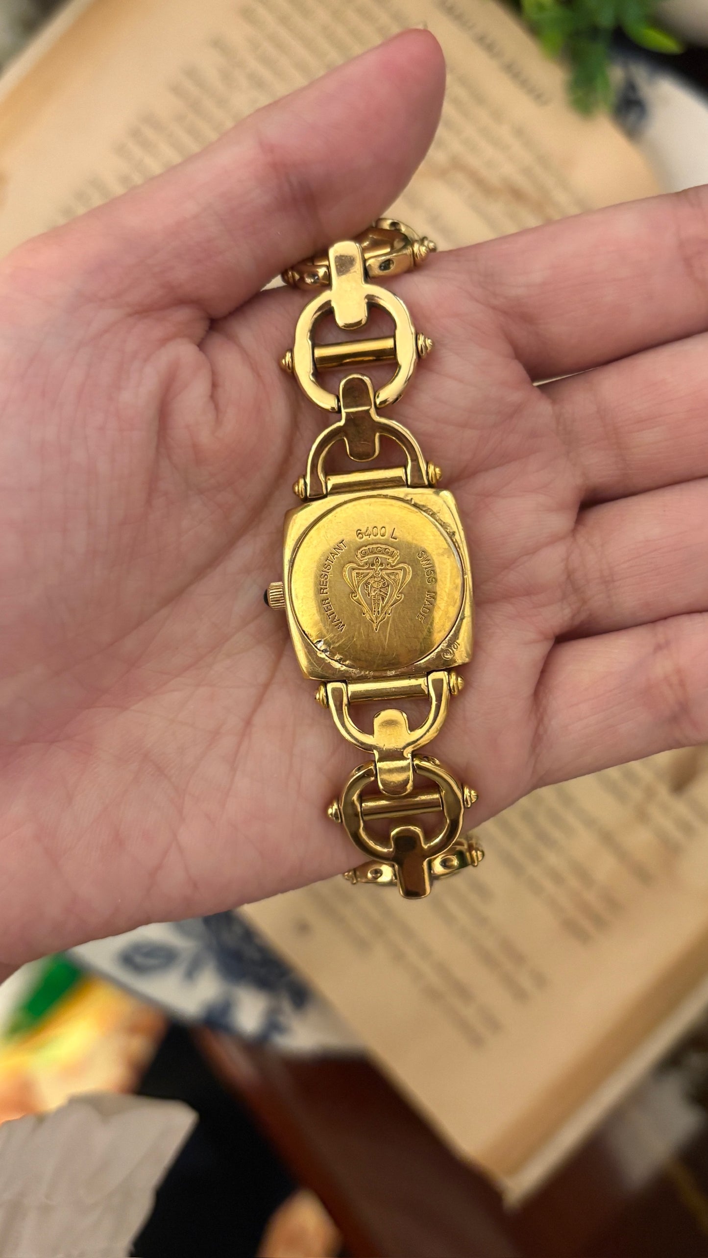 Rare Vintage Gucci Swiss 6400L Bracelet Watch in Gold Tone Quartz