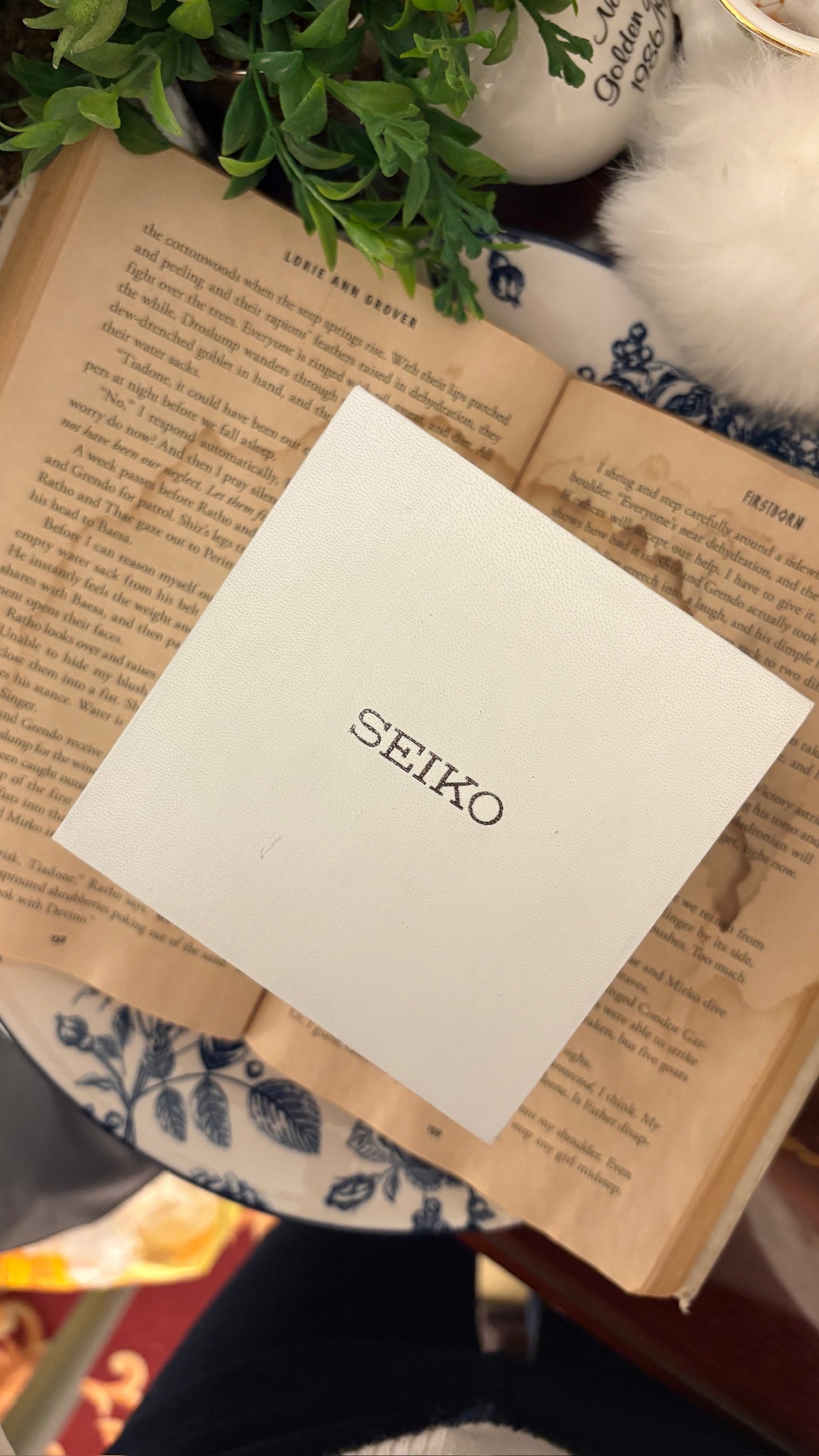 Extremely Rare Boxed Dainty Vintage Seiko Pendant Face Bracelet Watch in Gold Tone Quartz