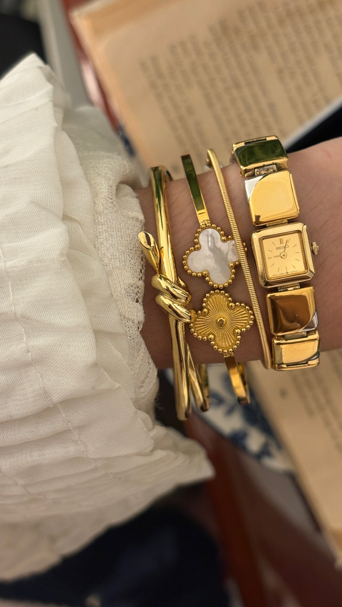 Extremely Rare Boxed Dainty Vintage Seiko Pendant Face Bracelet Watch in Gold Tone Quartz
