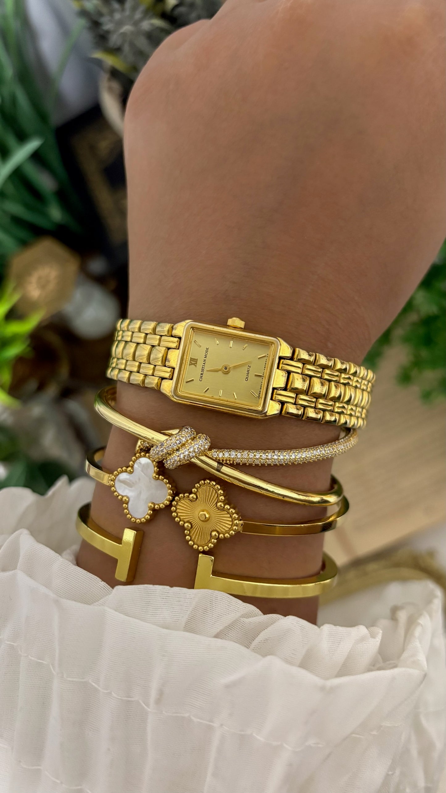 Vintage Christian Mode Mini Tank in Gold Tone Quartz