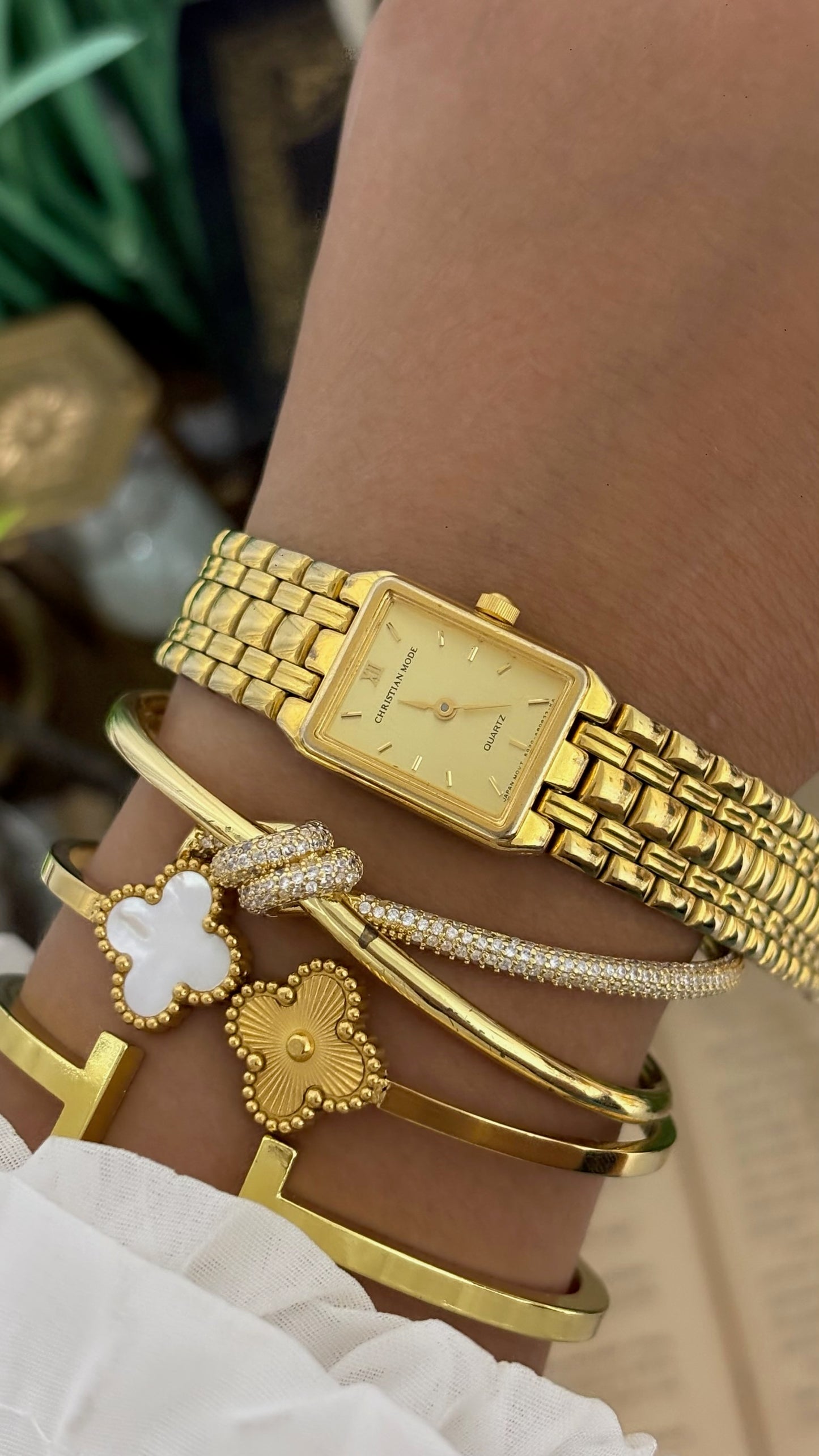 Vintage Christian Mode Mini Tank in Gold Tone Quartz